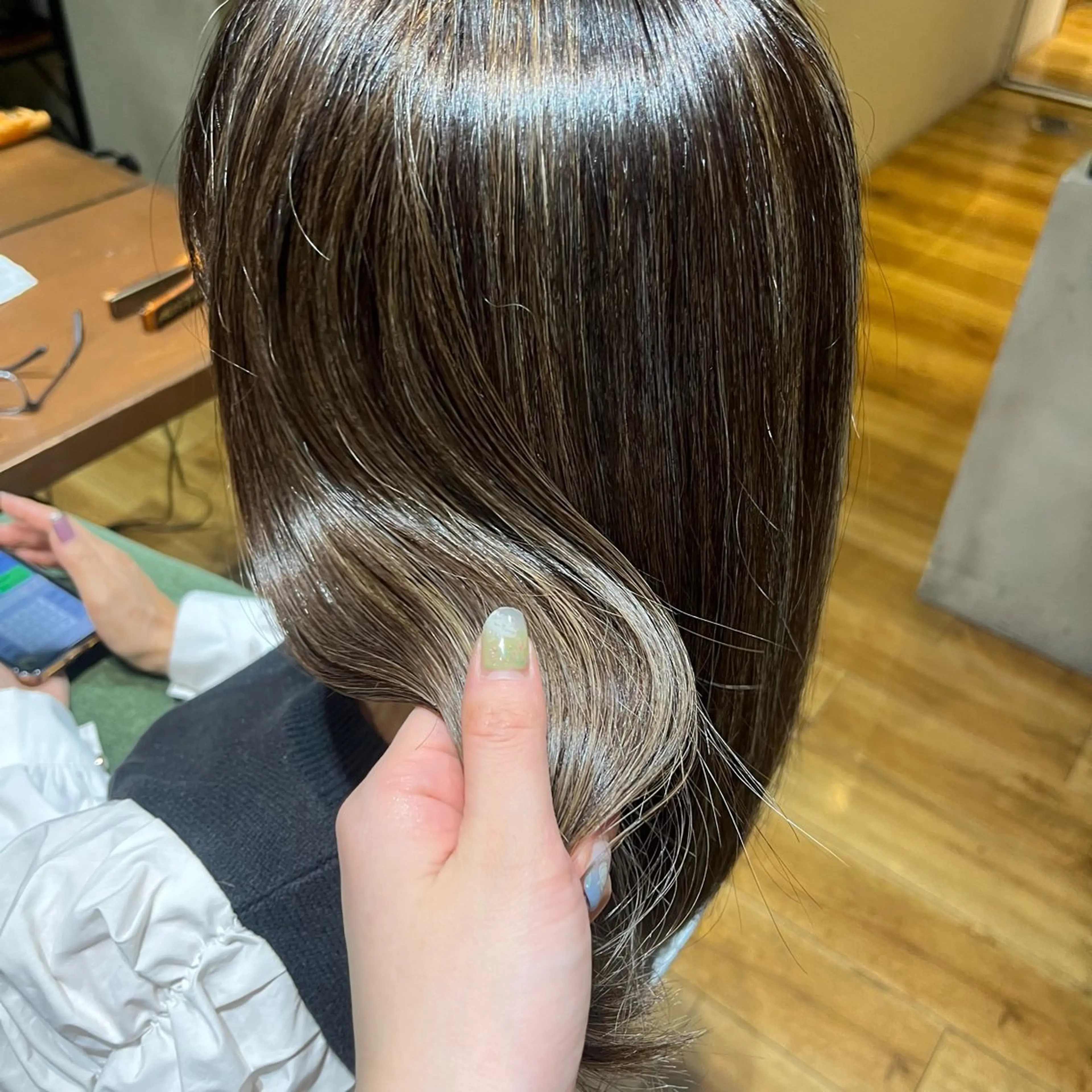 カラー ハイライトカラー やまき さきねのヘアスタイル