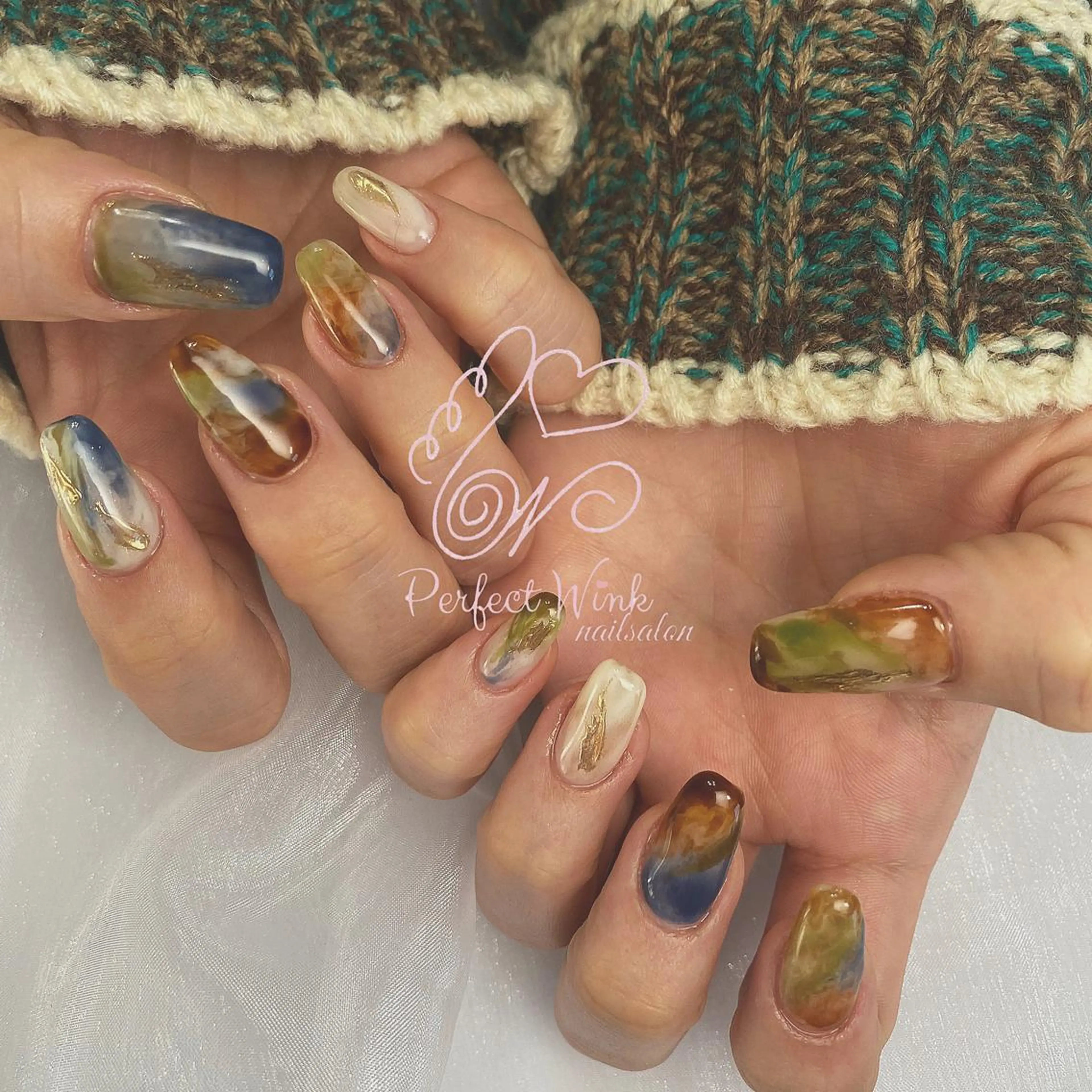 ネイル アートネイル ミラーネイル ニュアンスネイル ハンドネイル 💅Perfect Wink RUI🌈のネイルデザイン
