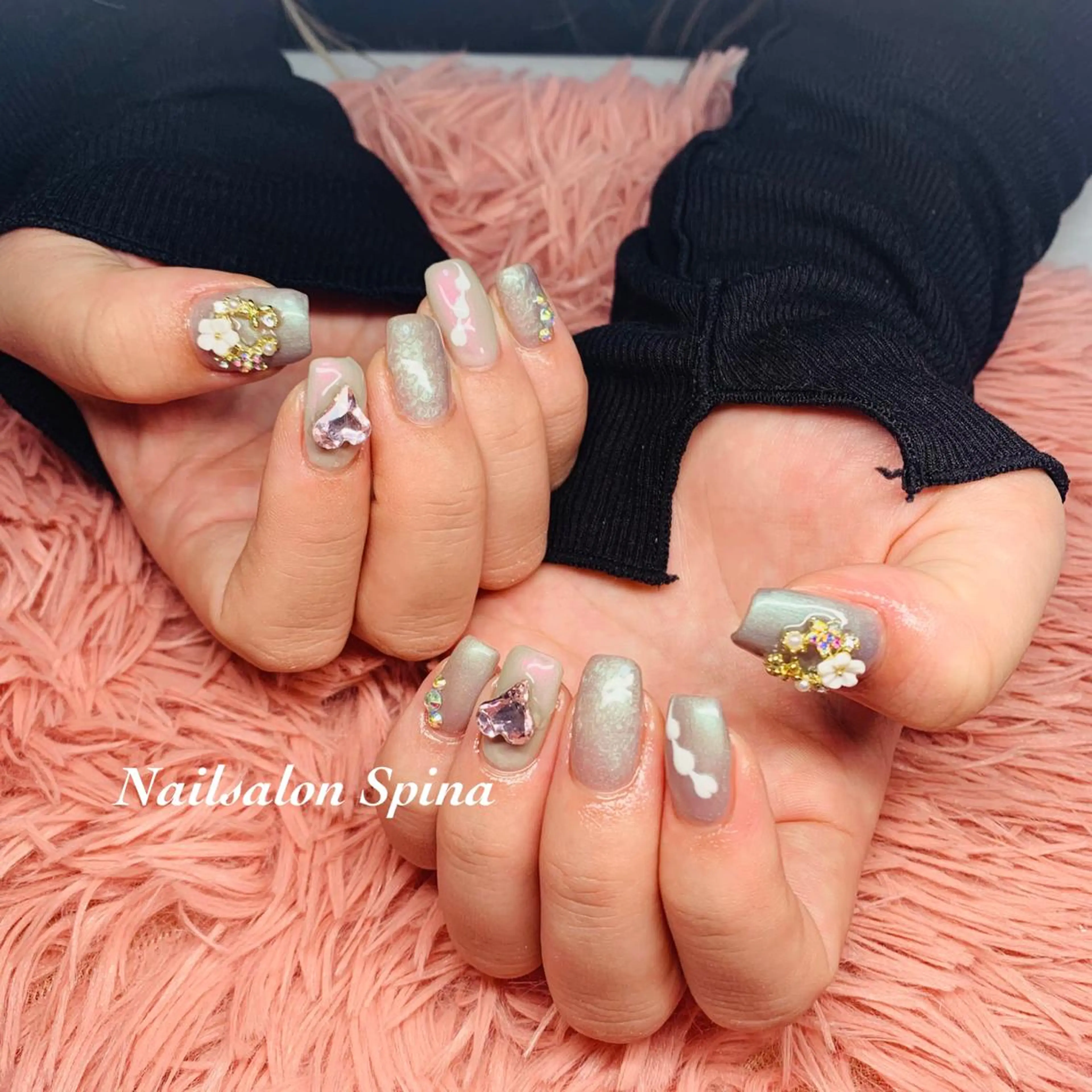 ネイル アートネイル ジェルネイル ハート ストーンネイル 冬ネイル Nail&Eye Spina 琴美のマツエク・マツパデザイン