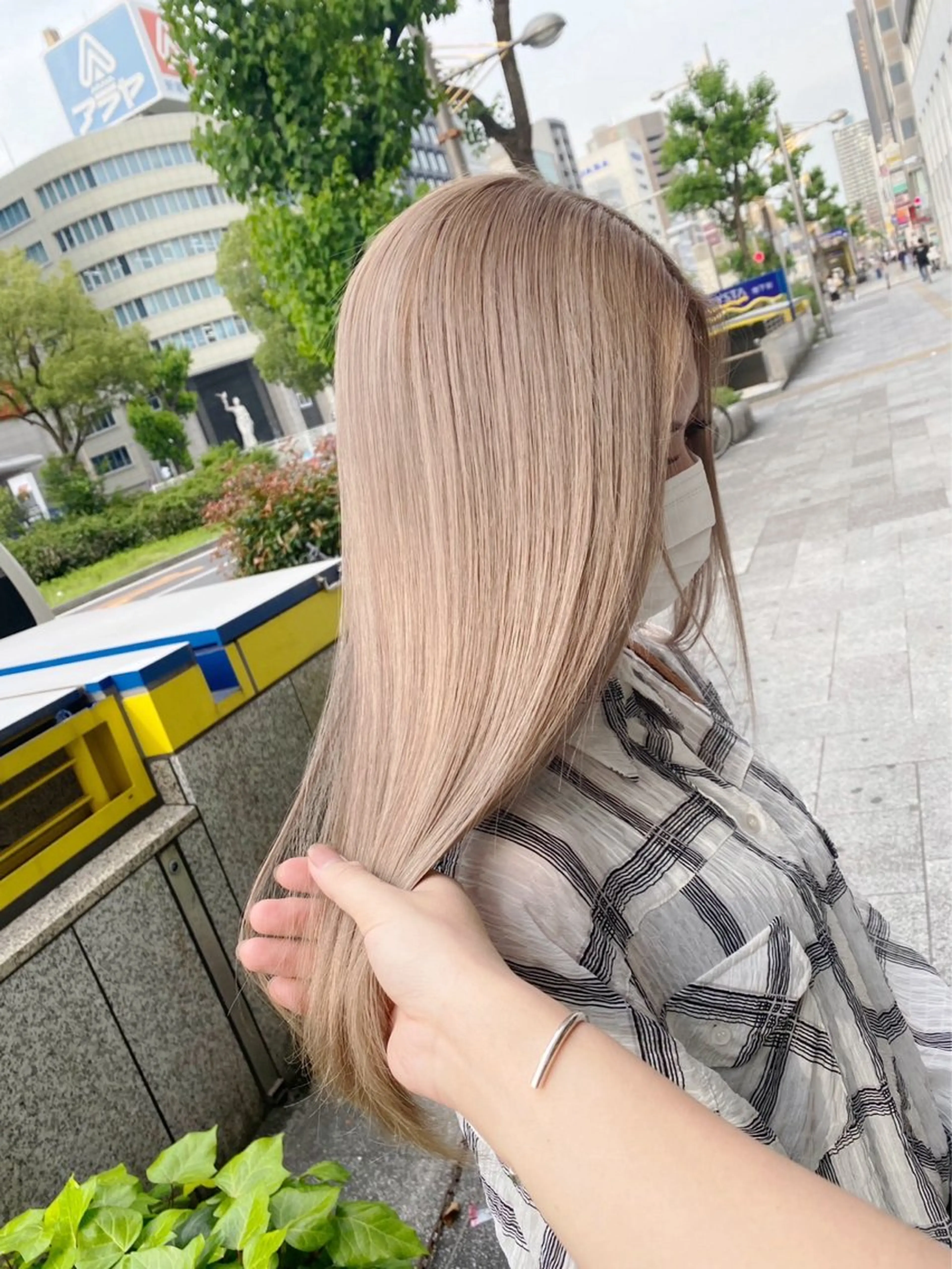 ロング カラー ベージュカラー ミルクティーベージュ ヘアカラー トリートメント 指名数No.1 /NAOYAのヘアスタイル
