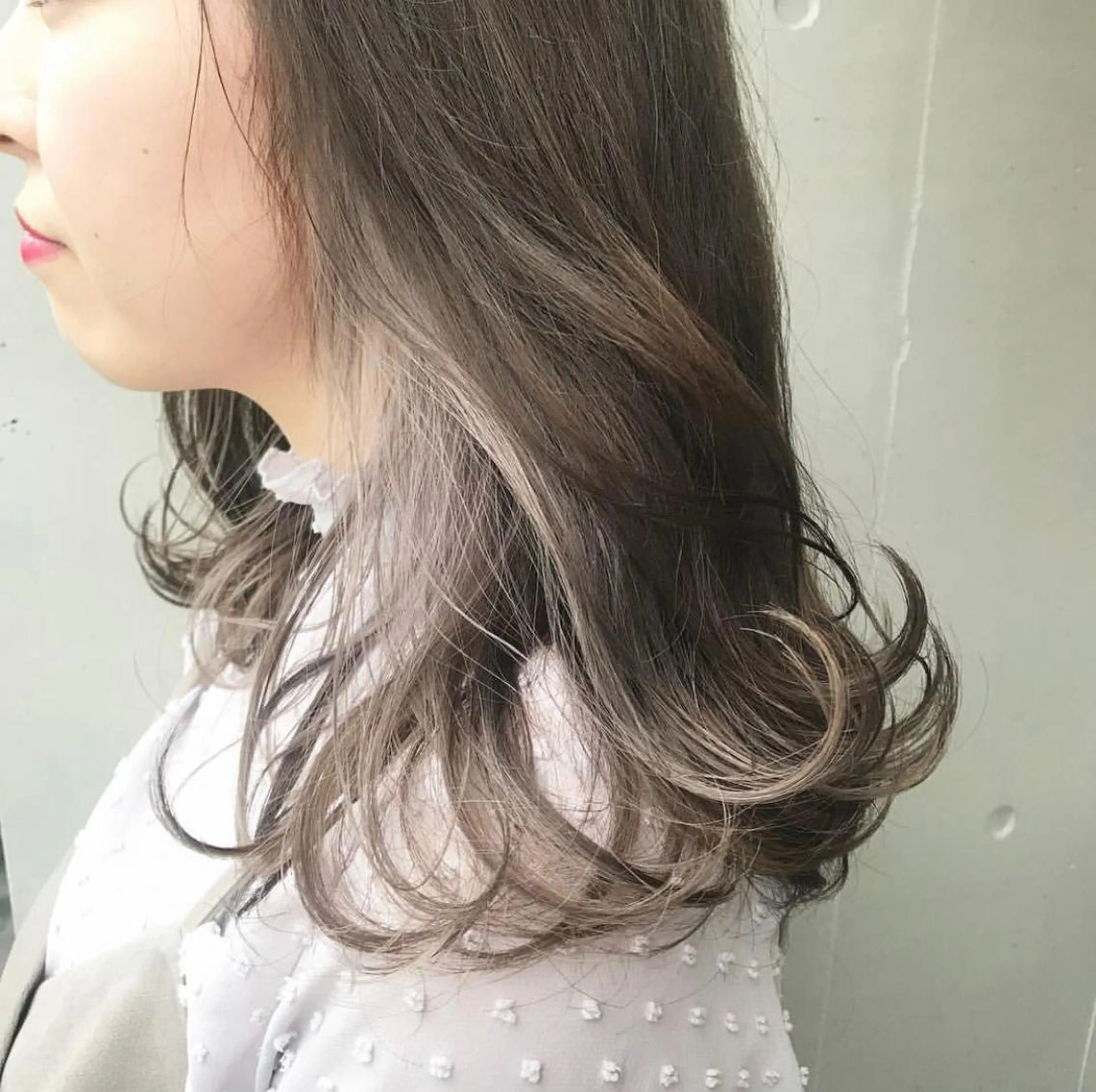 ロング カラー ブリーチ イヤリングカラー 韓国hair ·͜· watanabeのヘアスタイル