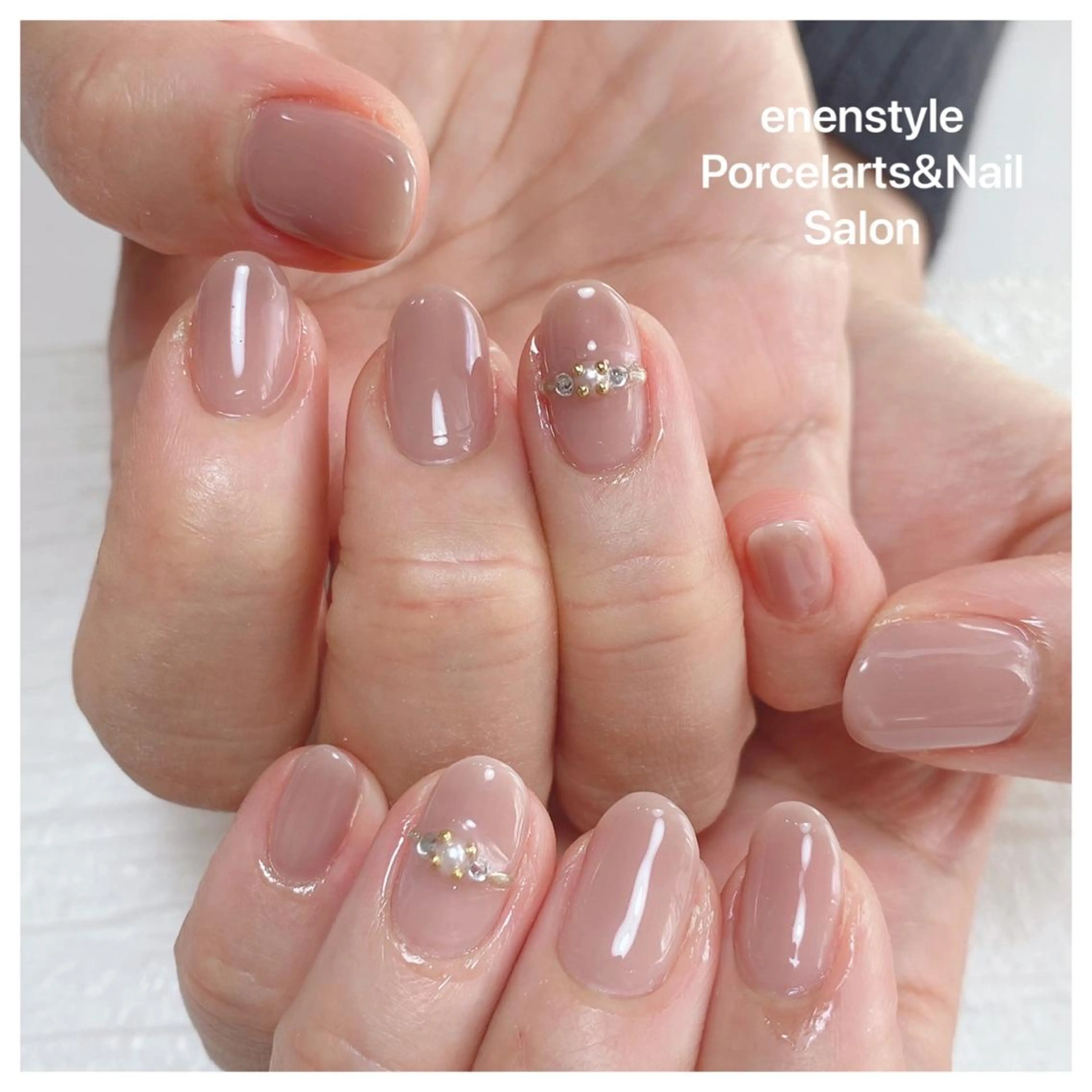 ショート ネイル 👑enen style👑のネイルデザイン