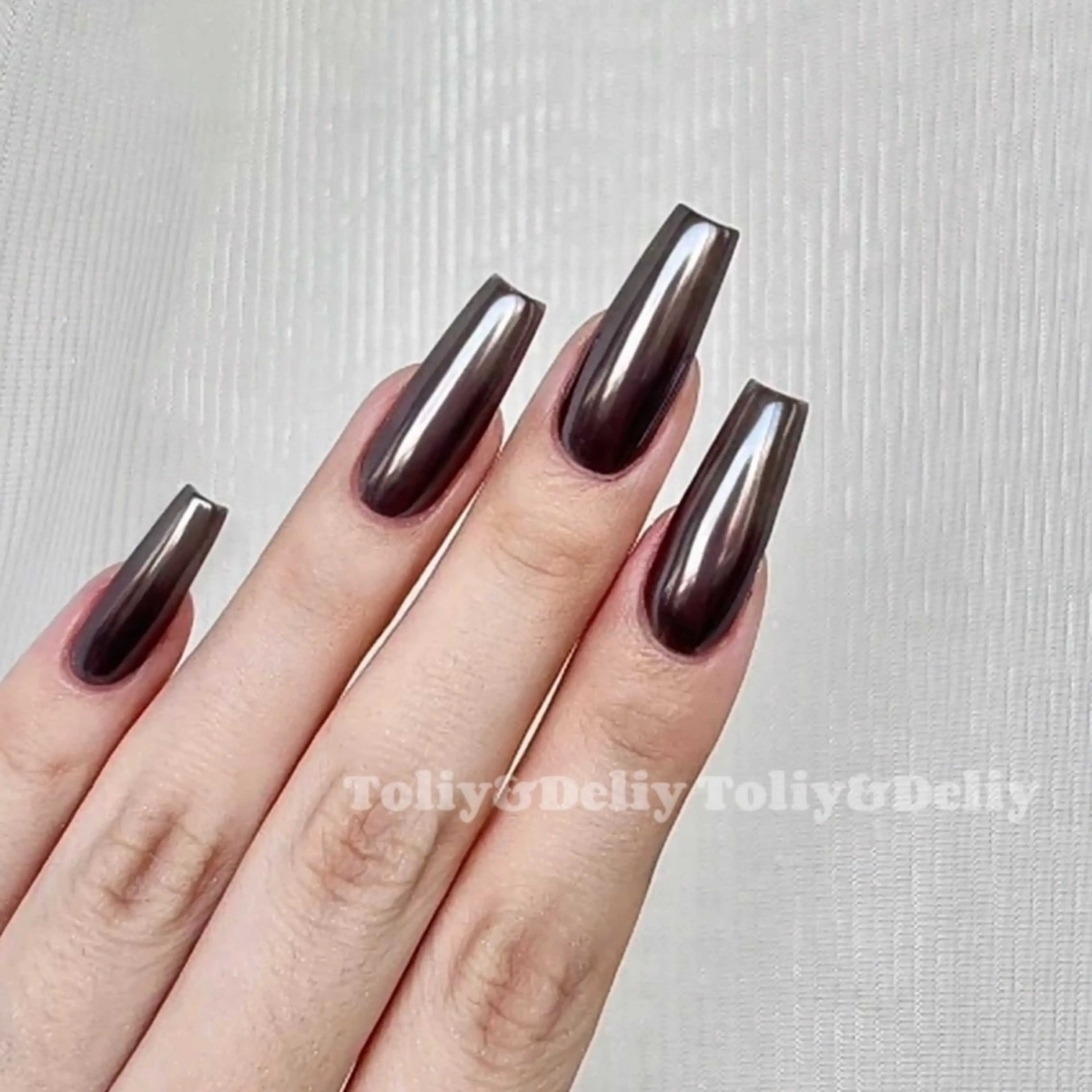 ネイル ToliyDeliy Nail Salonのネイルデザイン