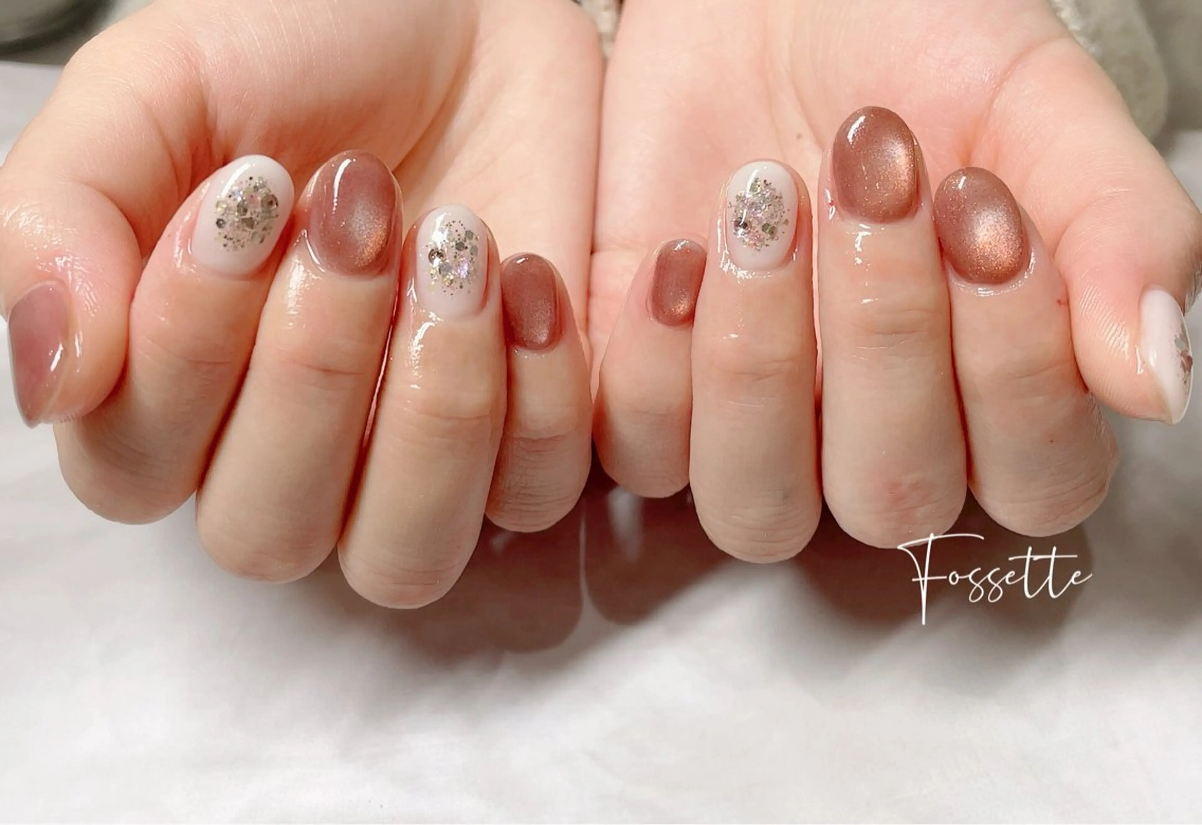 ネイル ホログラムネイル キラキラネイル マグネットネイル オフィスネイル ショートネイル nailsalon Fossetteのネイルデザイン