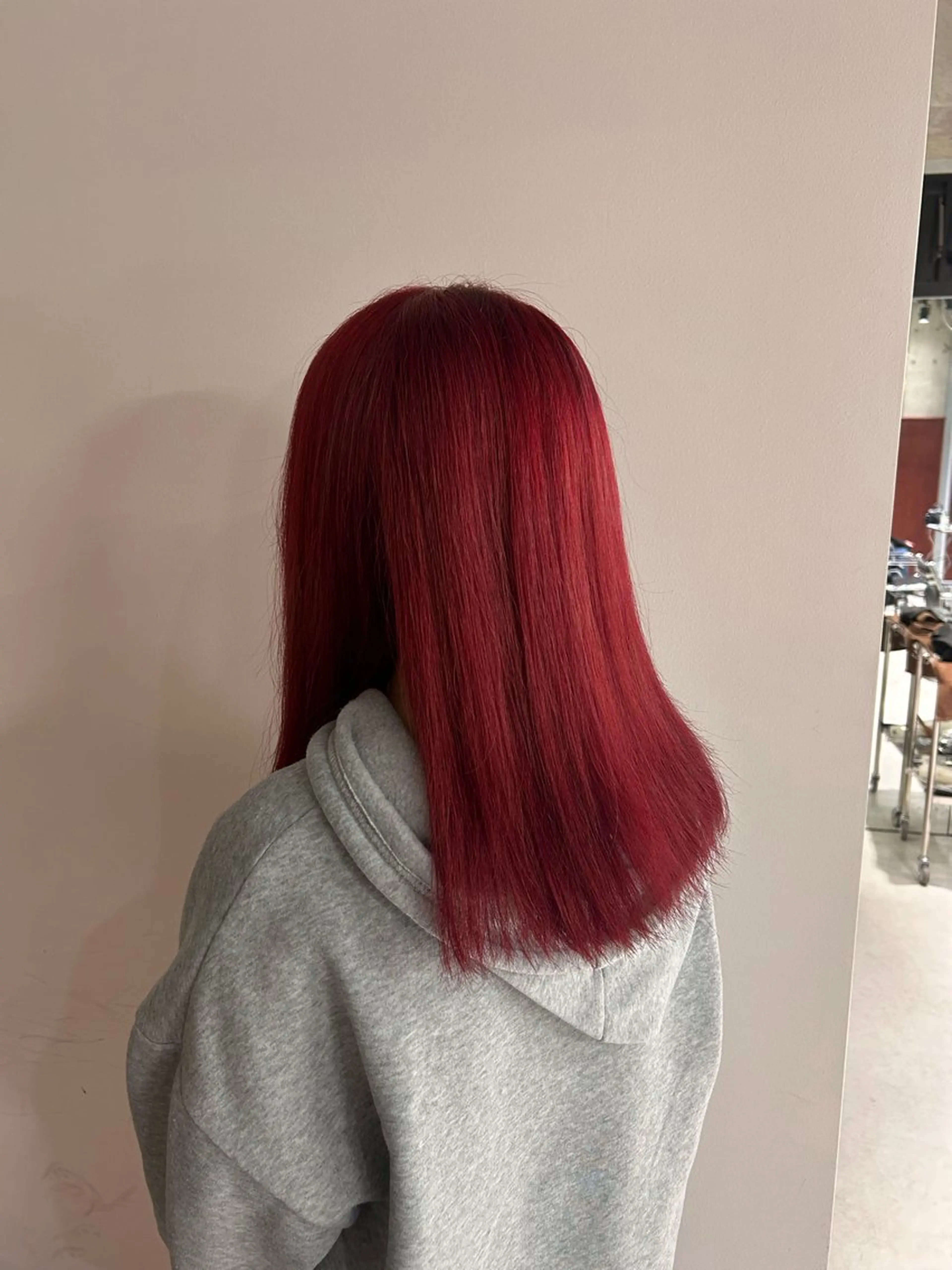 セミロング カラー ヘアカラー iris名駅 ハイトーンブリーチ【イリス】所属・閼伽井 誇和のヘアスタイル