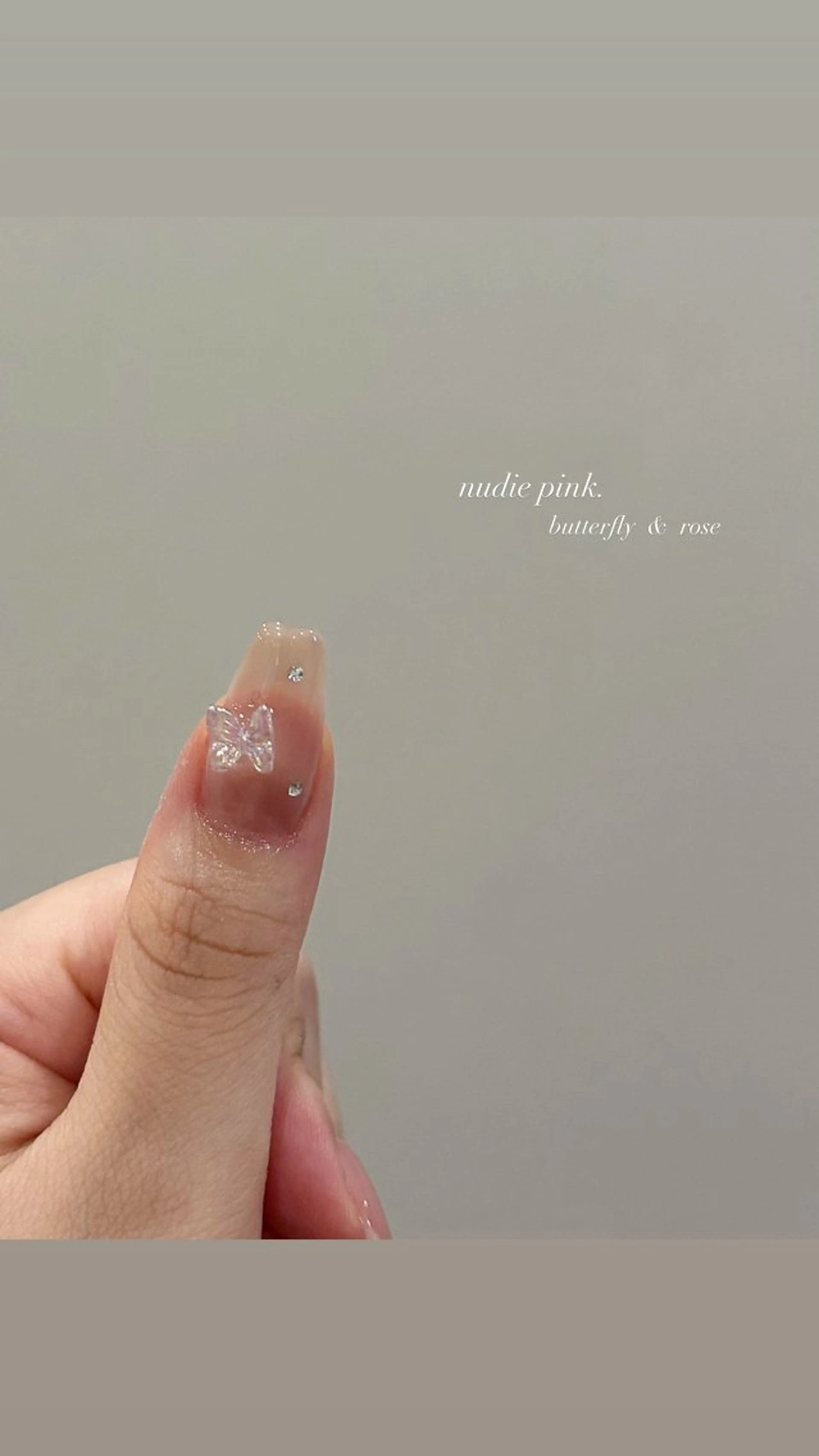 ネイル ストーンネイル ハンドネイル 岡崎 佑香のネイルデザイン