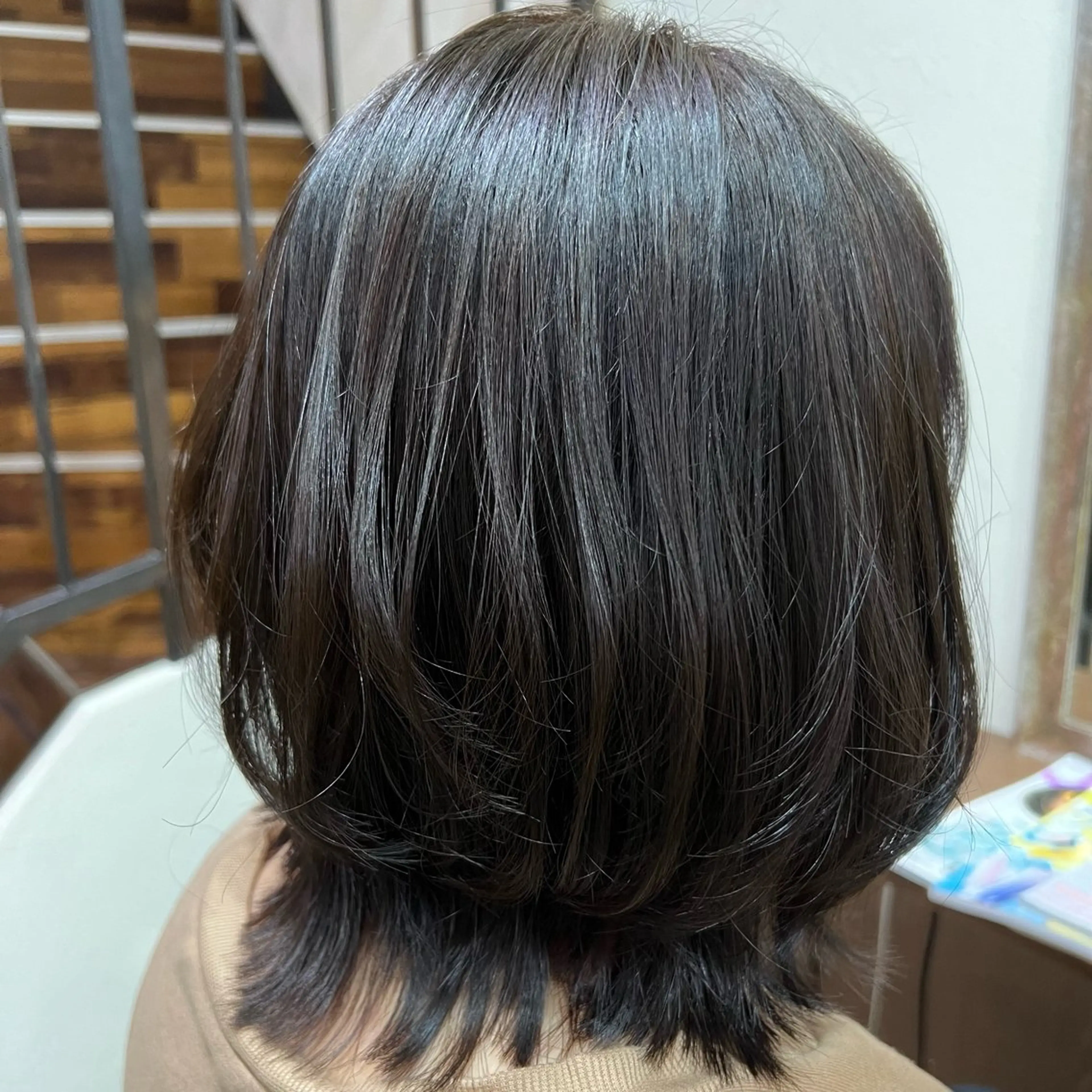 ミディアム 高橋 葵のヘアスタイル