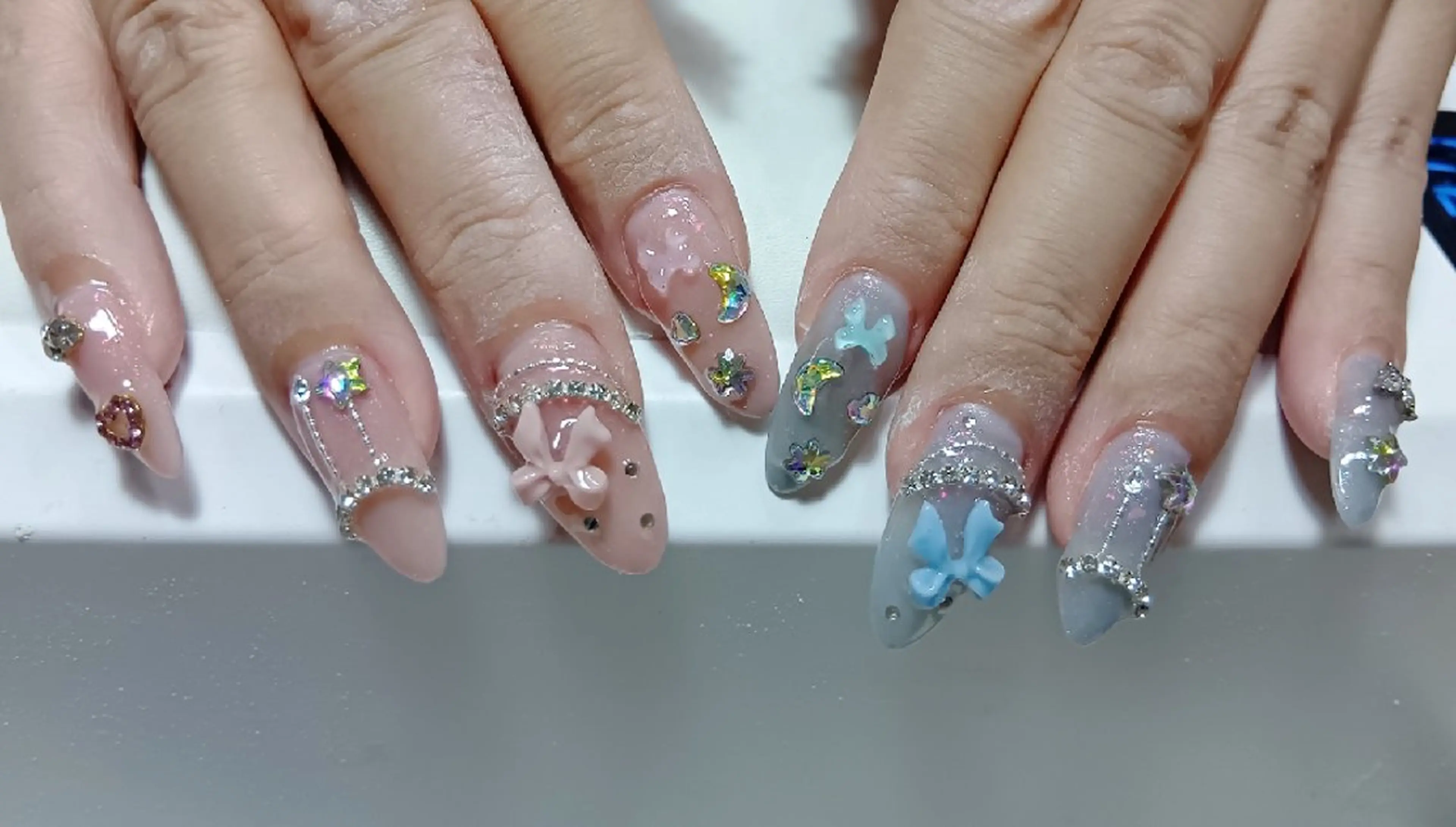 ネイル 長さ出し ネイルチップ Hina ネイルサロンのネイルデザイン