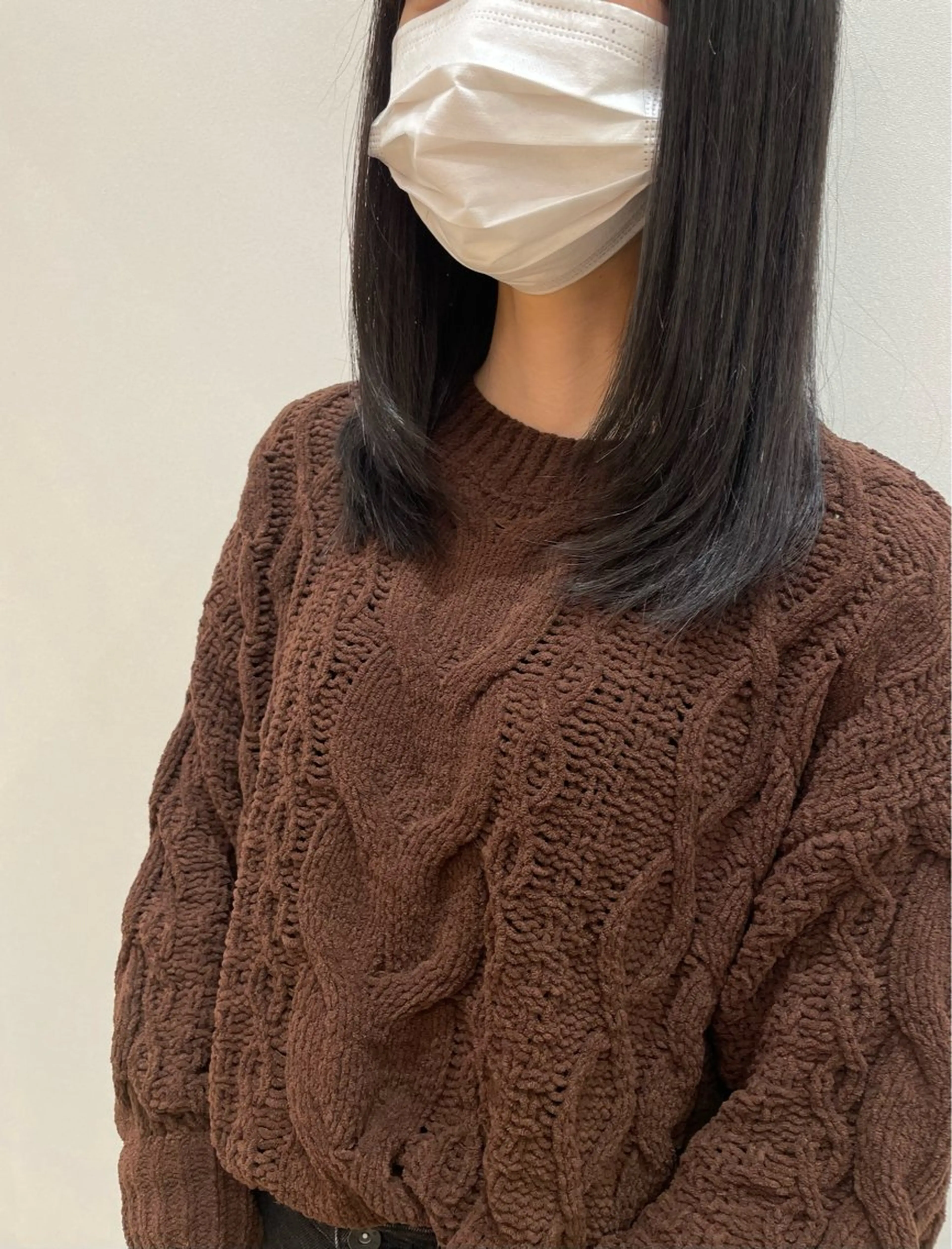 セミロング 顔まわりレイヤー レイヤーカット ストレート/カラー ゆづきのヘアスタイル