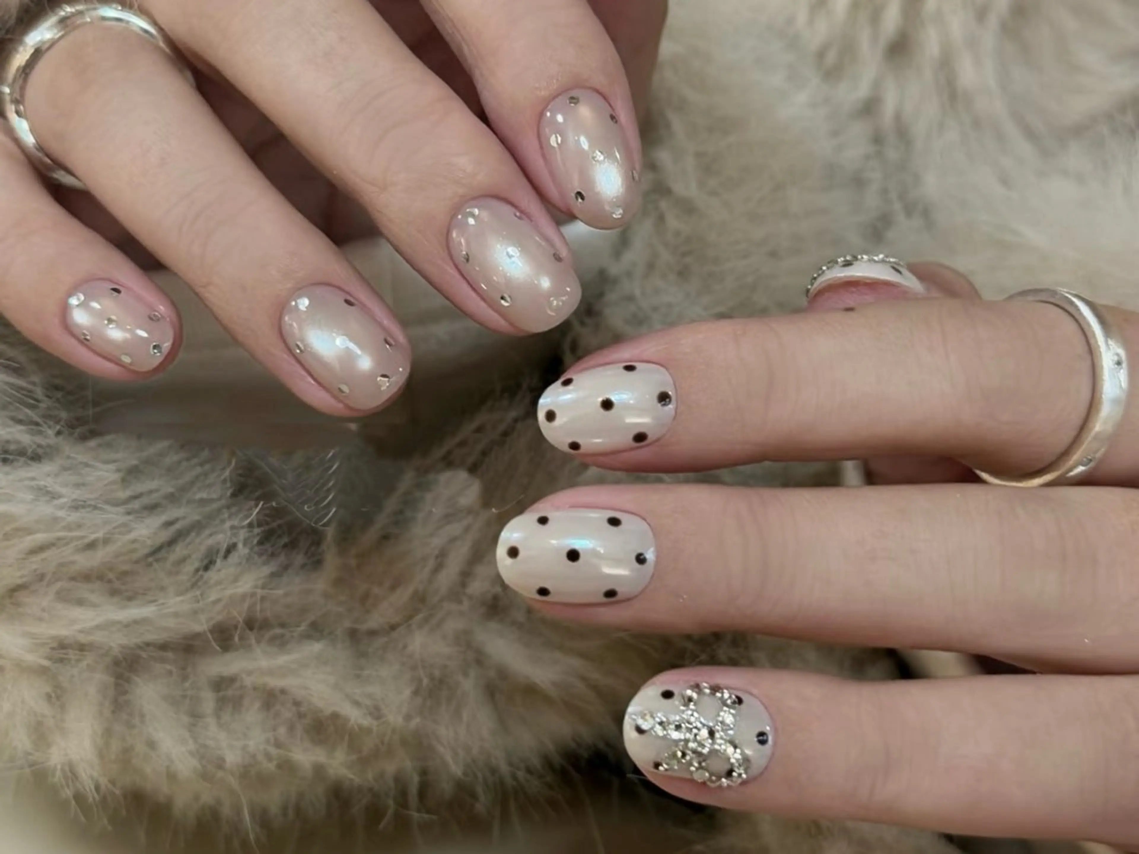 ミディアム ハンドネイル Atelier nail salonのネイルデザイン