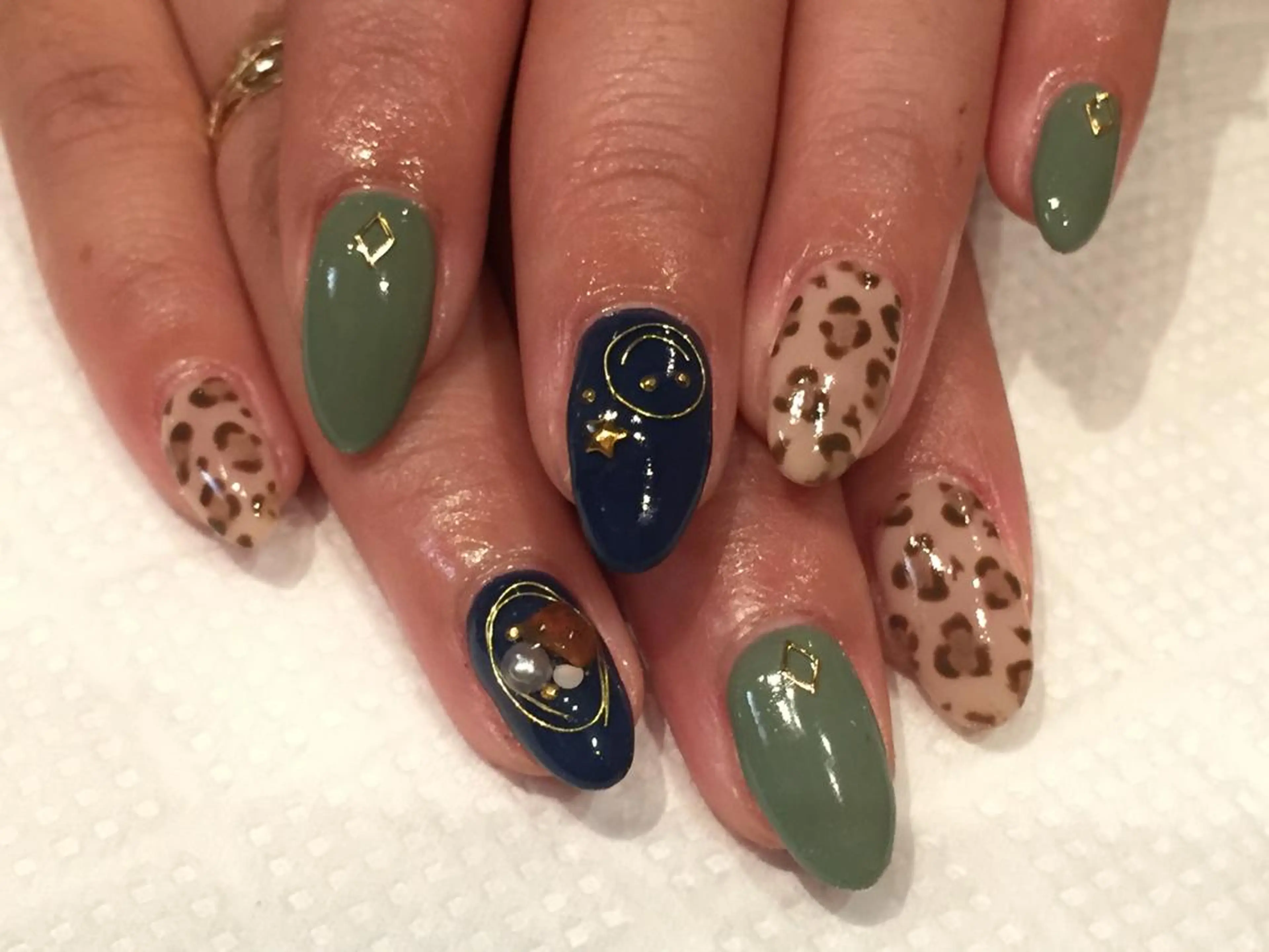 ネイル アニマル柄 Nest 三田のマツエク・マツパデザイン