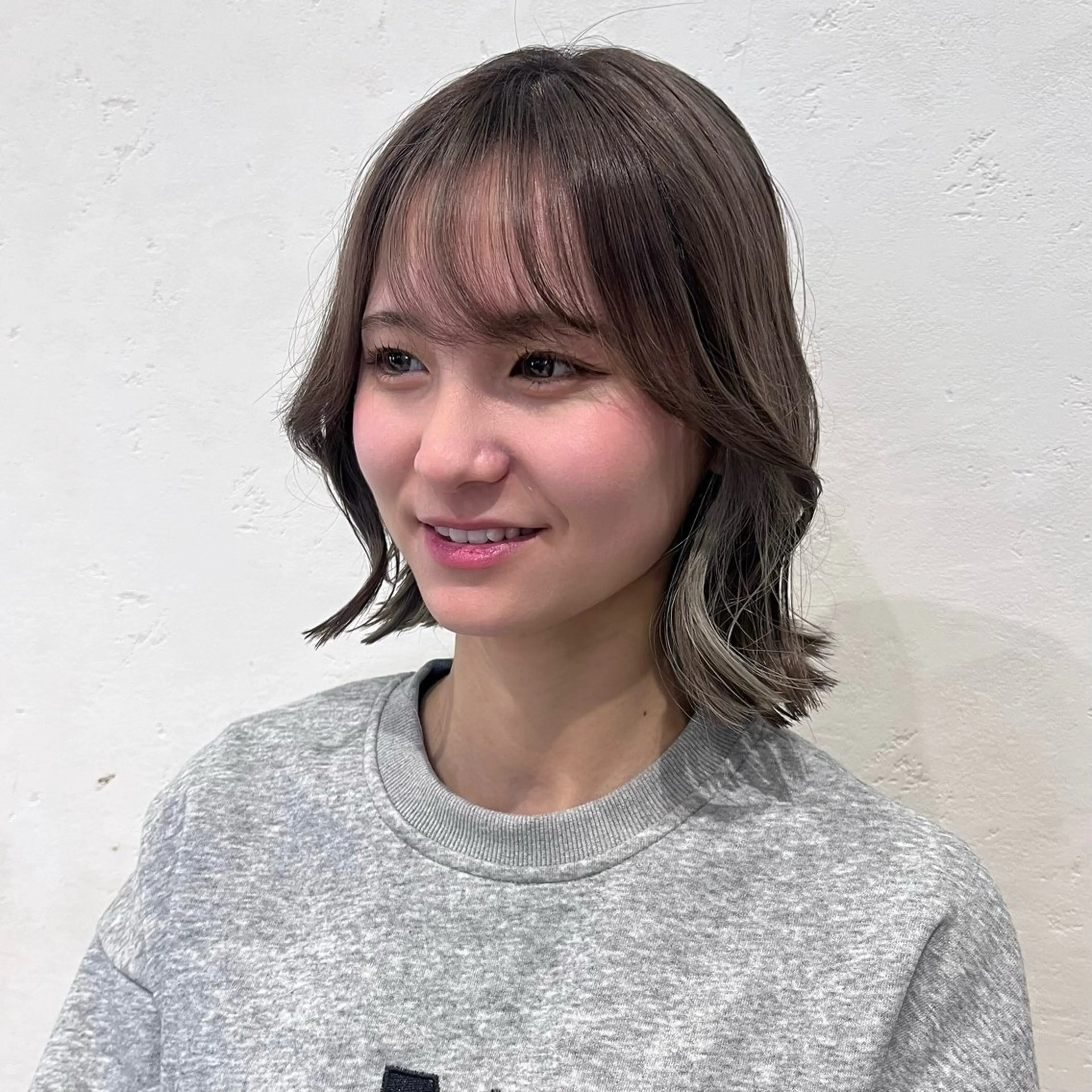 ミディアム 北島 遥香🫧インナ ー /ベージュカラーのヘアスタイル