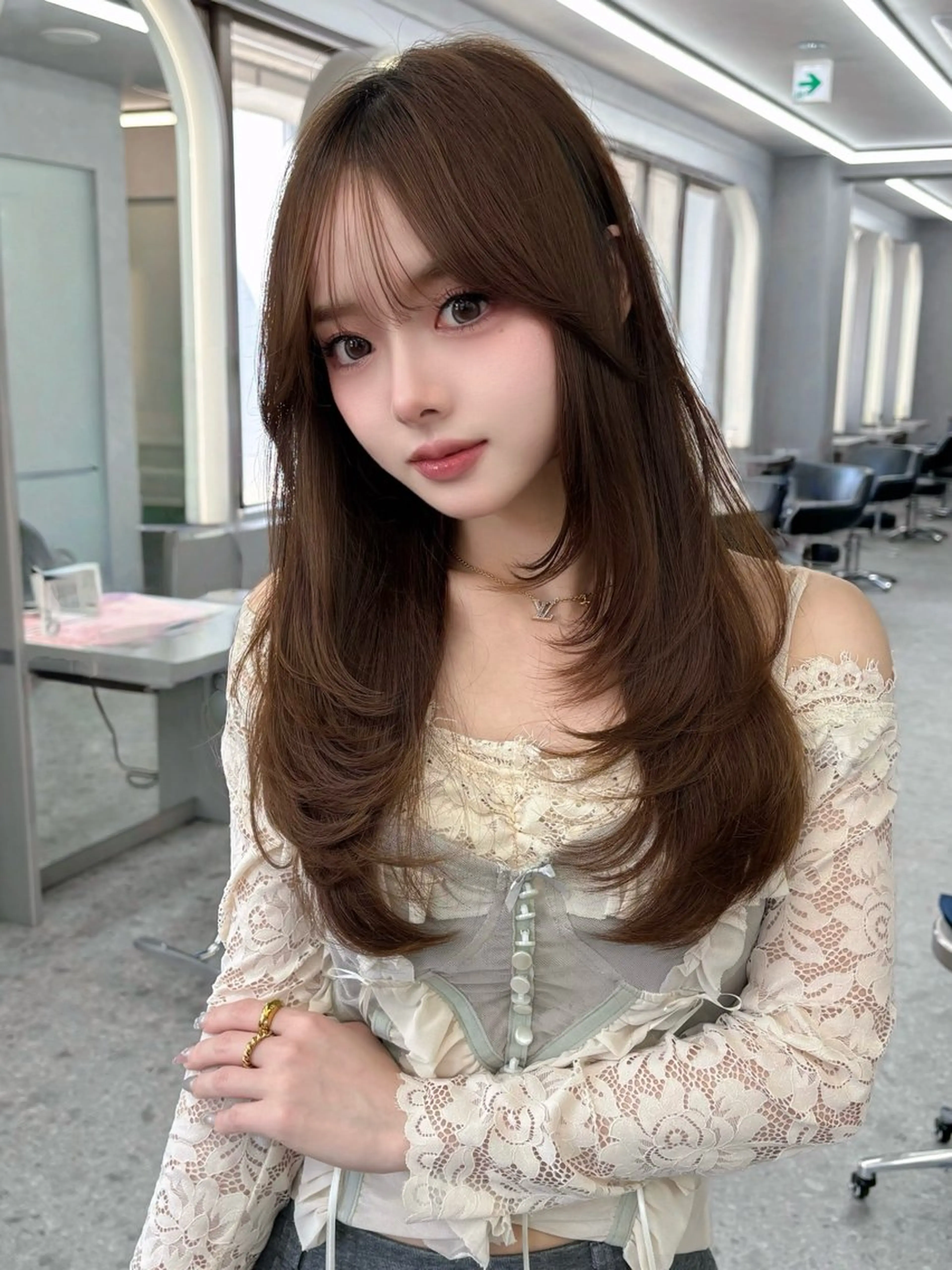 ロング カラー 切りっぱなしボブ ベージュカラー ブリーチ ブラウンカラー チョコレートブラウン カット ヘアカラー トリートメント 友田 那都のヘアスタイル