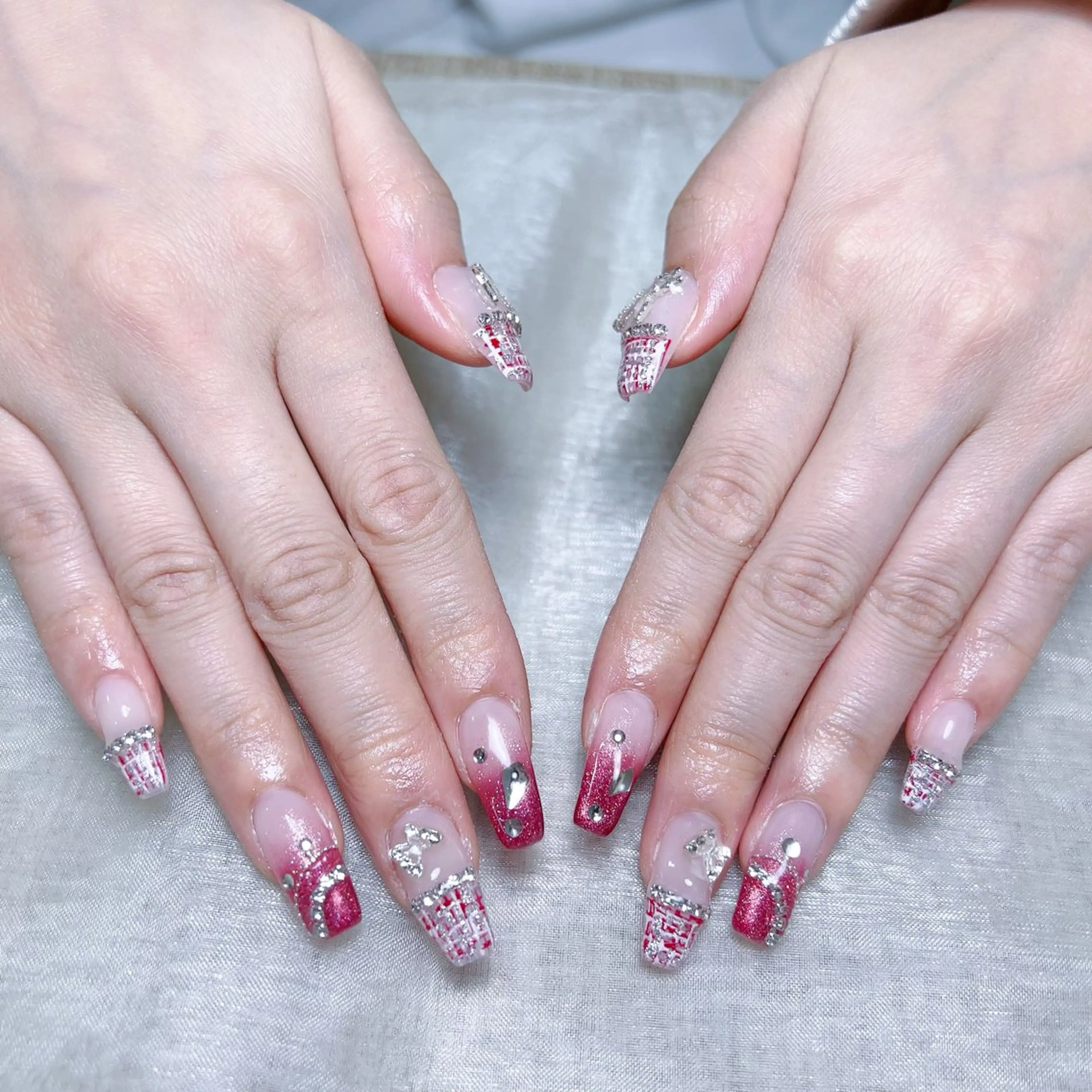 メンズ ネイル メンズ韓国風 アートネイル オーロラネイル ガーリー キラキラネイル Nail salon 木にいるのネイルデザイン