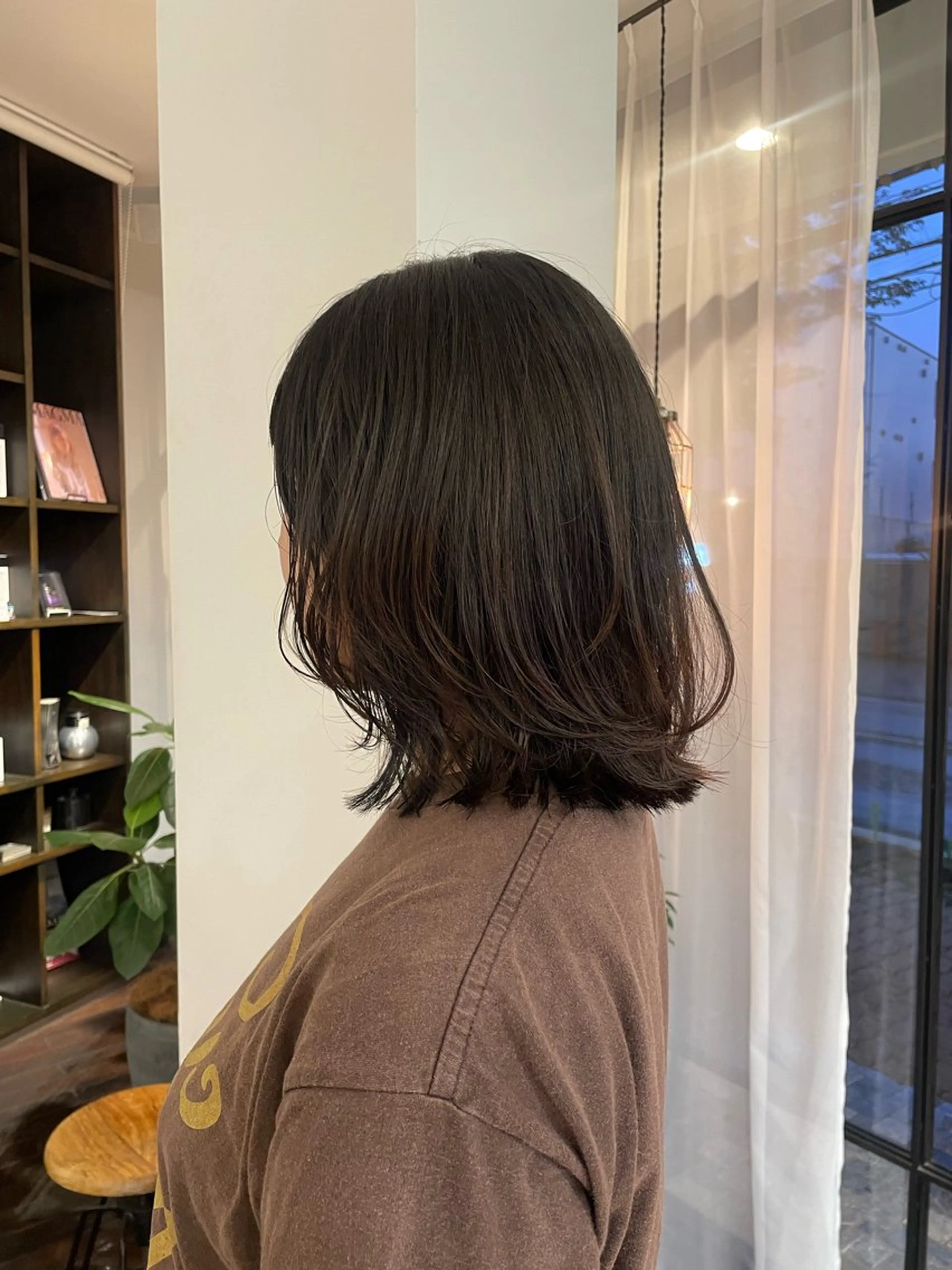 ミディアム ボブ くびれヘア レイヤーカット 西野 優夏のヘアスタイル