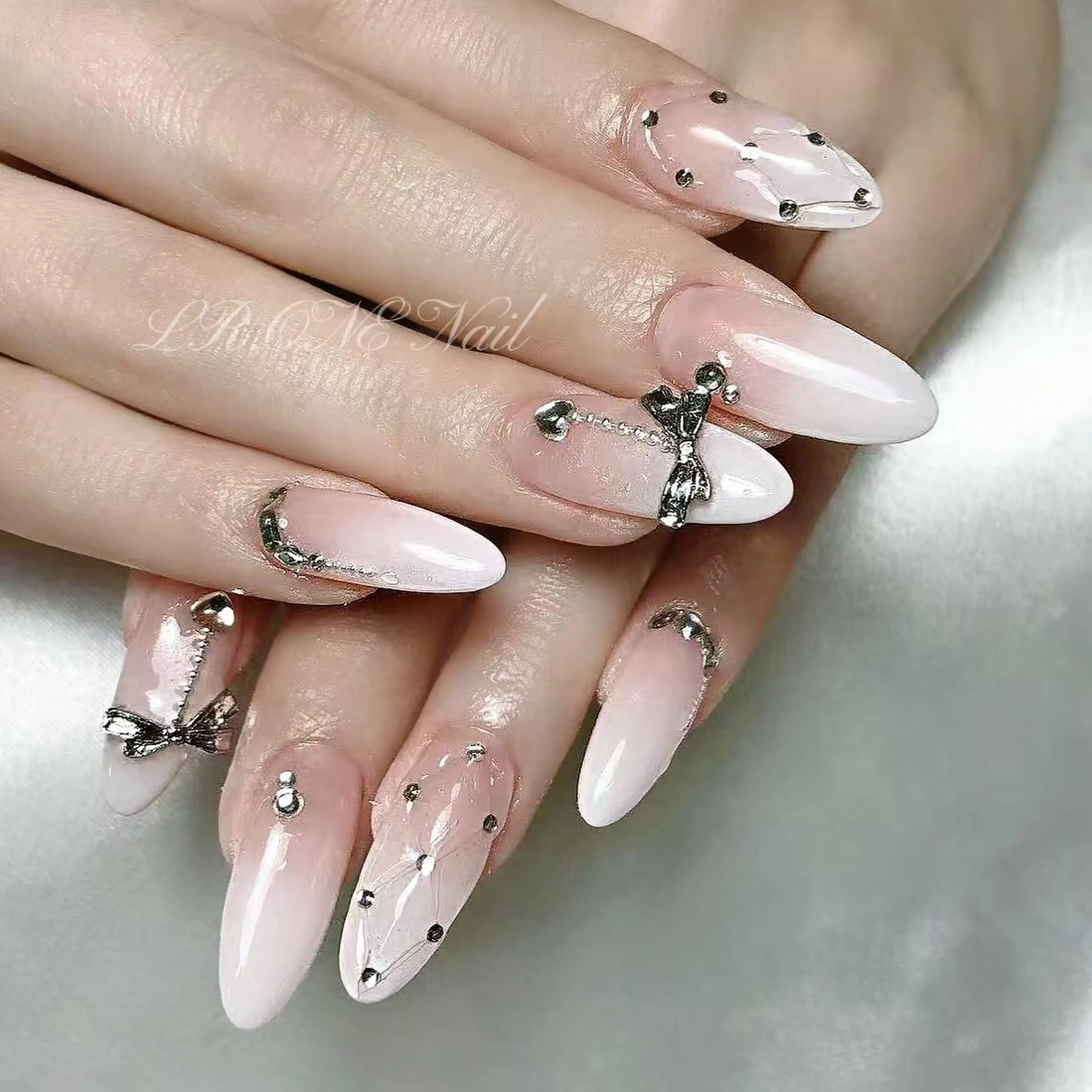 ネイル ハンドネイル LR.ONE ヨウのネイルデザイン