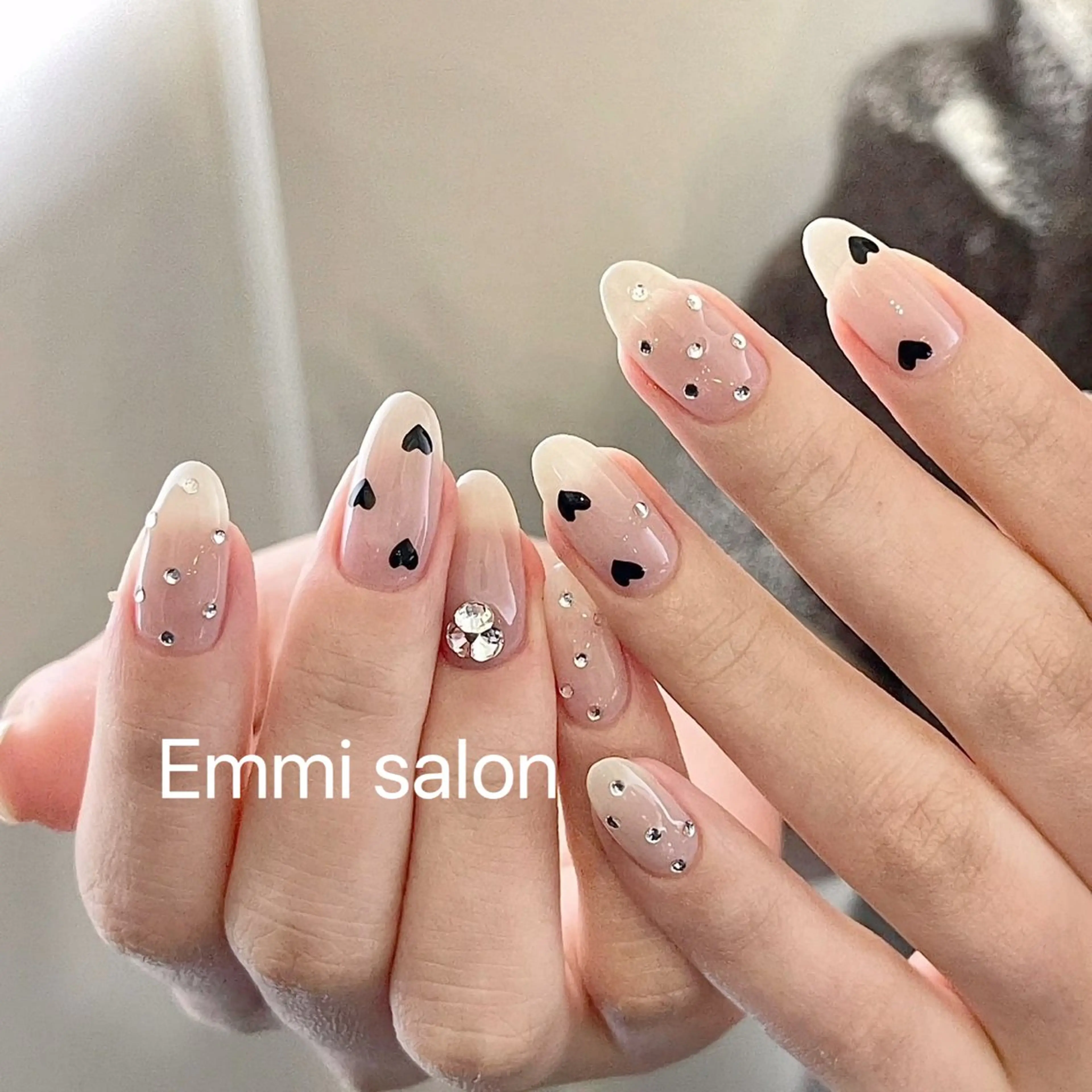 ネイル 持ち込み Emmi salonのネイルデザイン