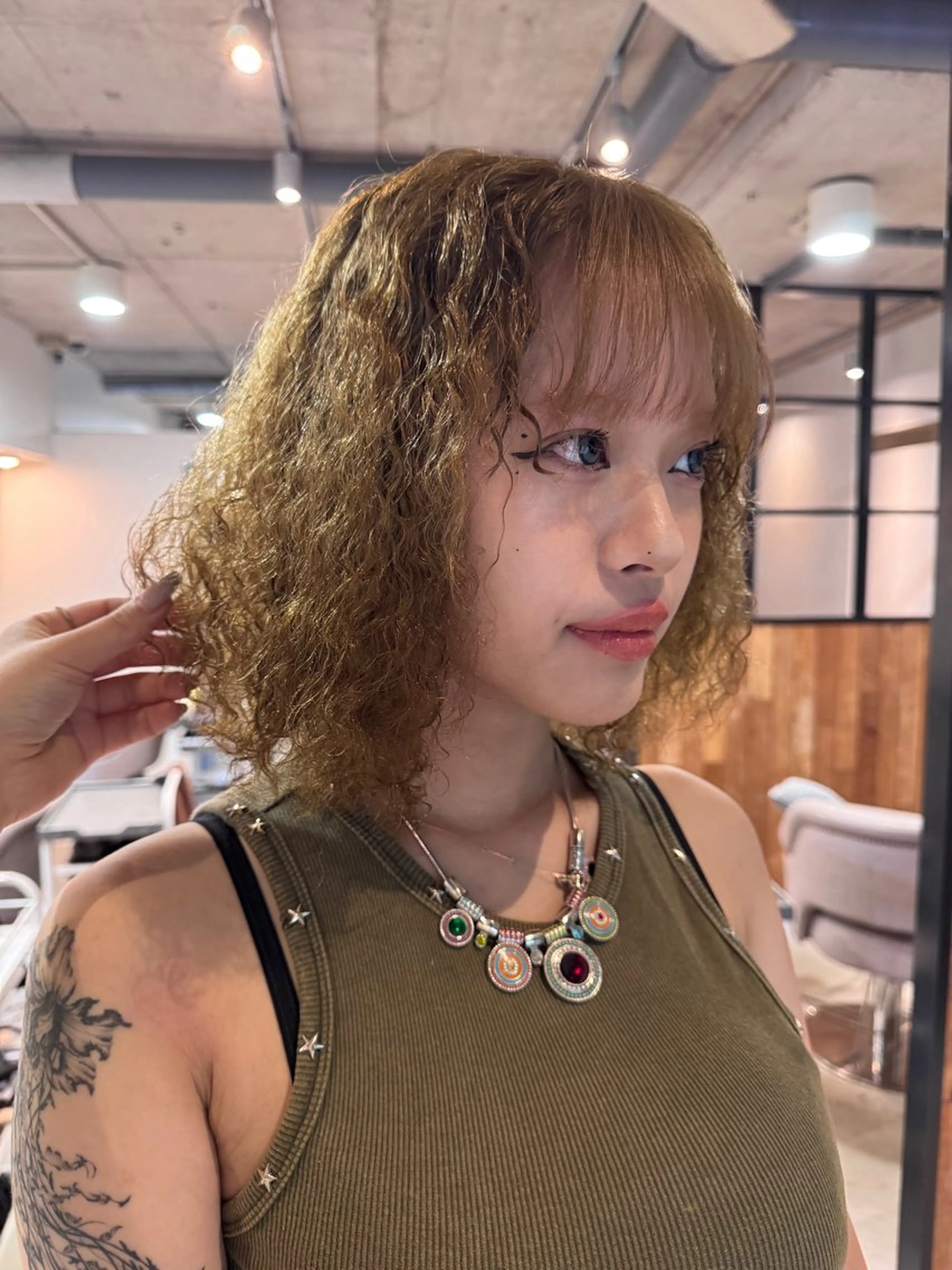 ミディアム カラー パーマ ハイトーンカラー ハイトーン/パーマ 大名 sakiのヘアスタイル