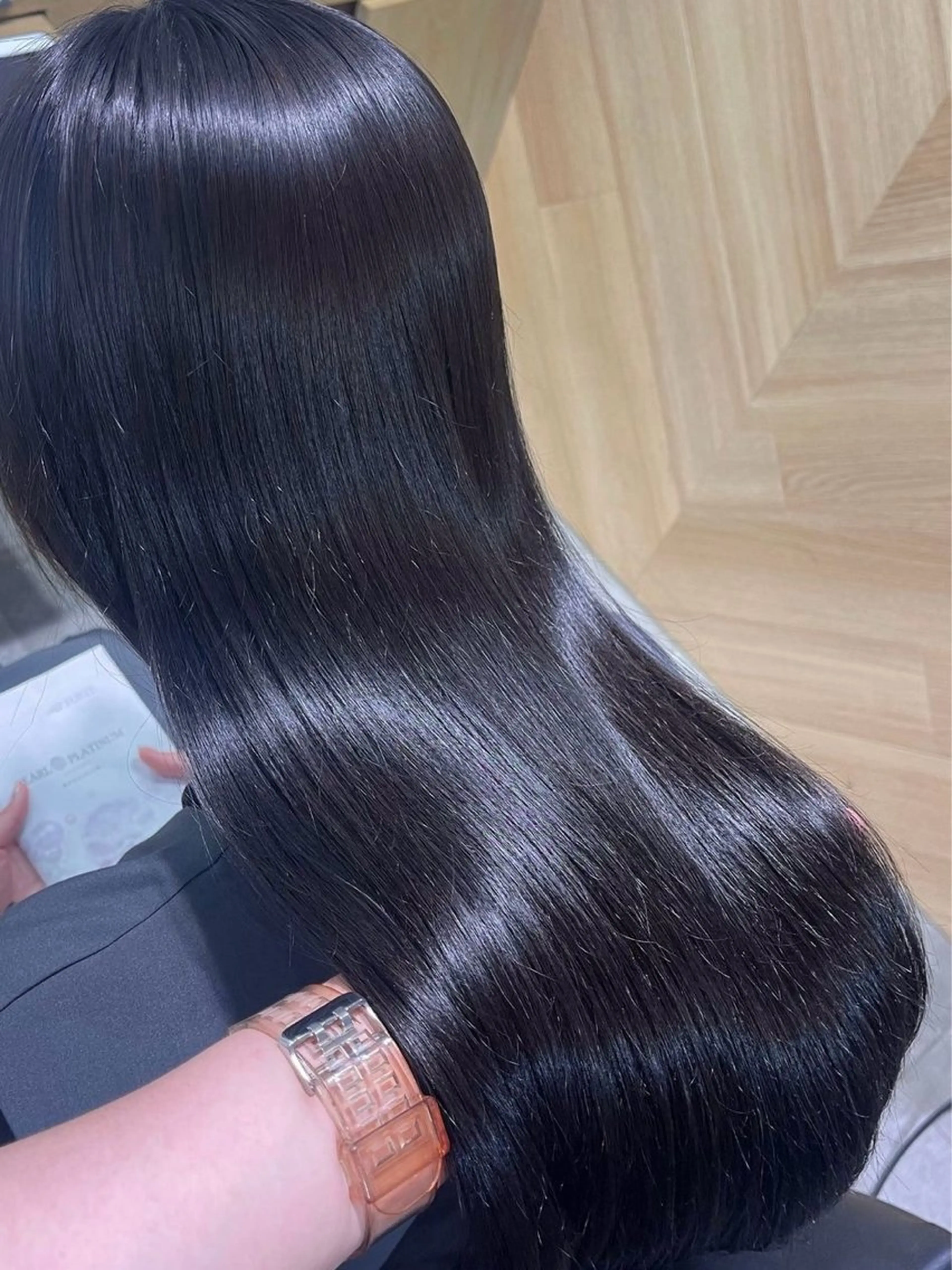 〖　学生さん必見U24　〗 今だけ暗くしたいを叶える黒染めなしカラー🖤💙カラー+髪質改善トリートメント💙🖤の写真