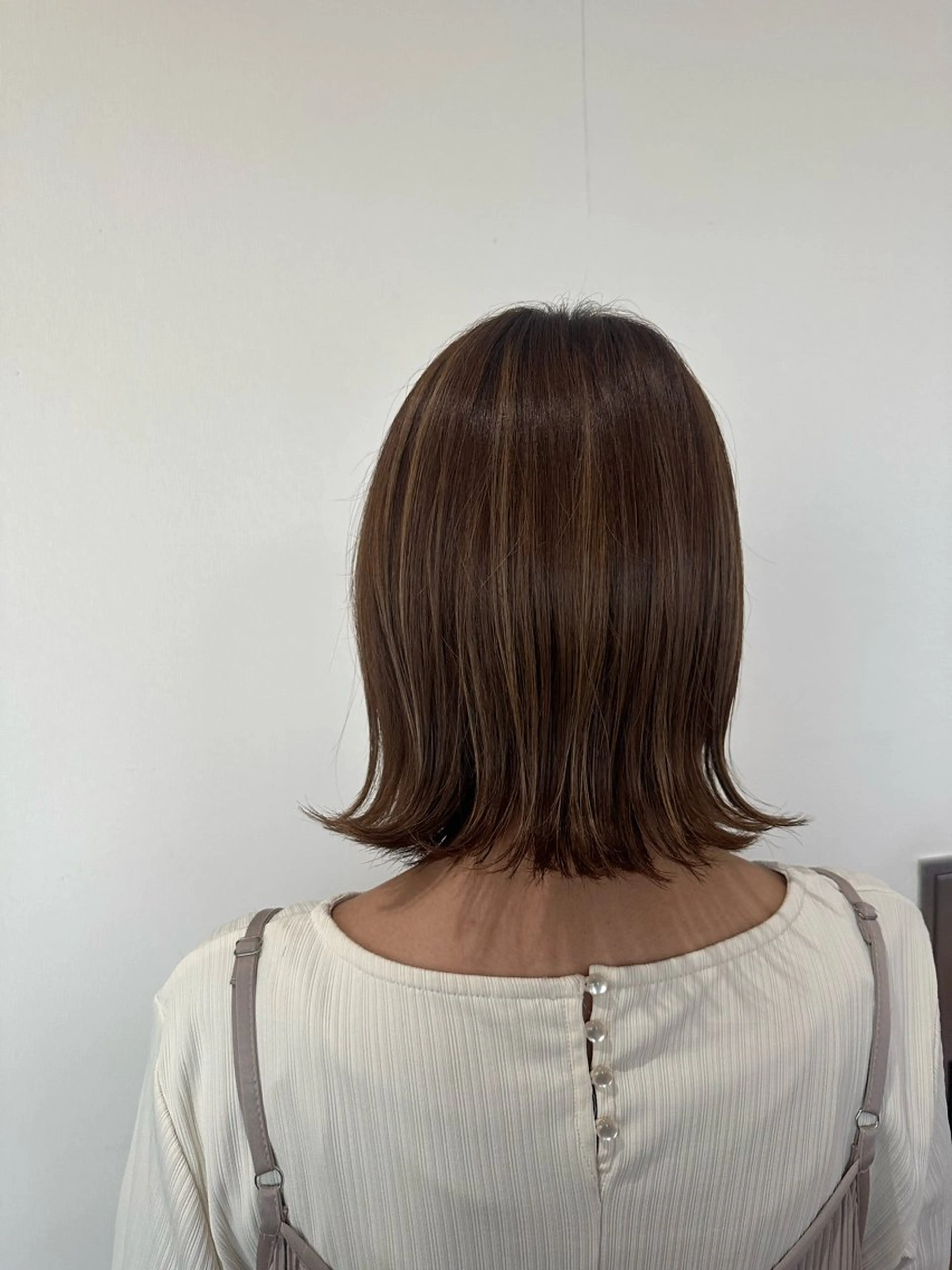 ミディアム カラー 切りっぱなしボブ ボブ 相澤 茉澄のマツエク・マツパデザイン