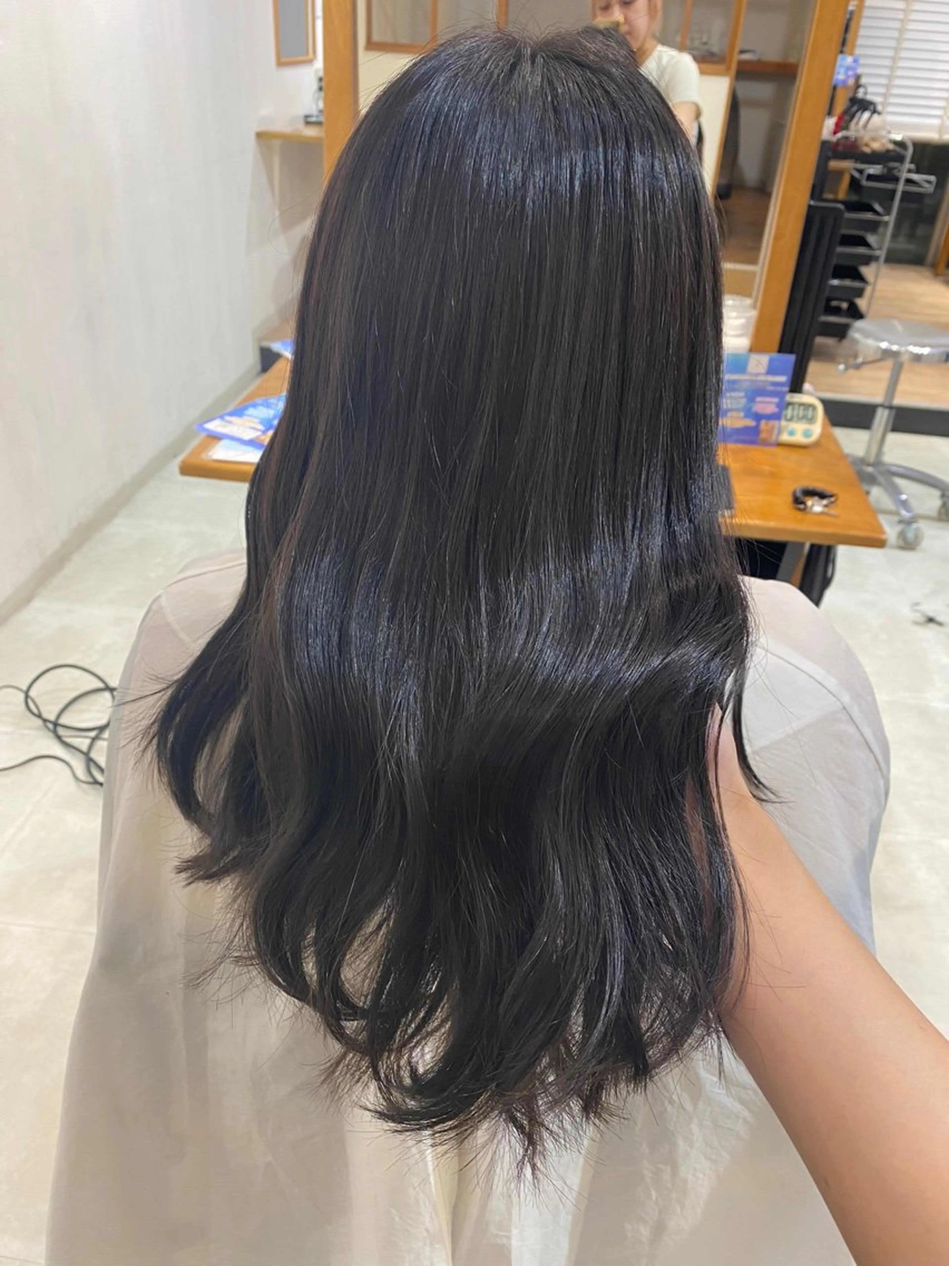 セミロング カラー mei / レイヤー 顔まわり 🤍のヘアスタイル