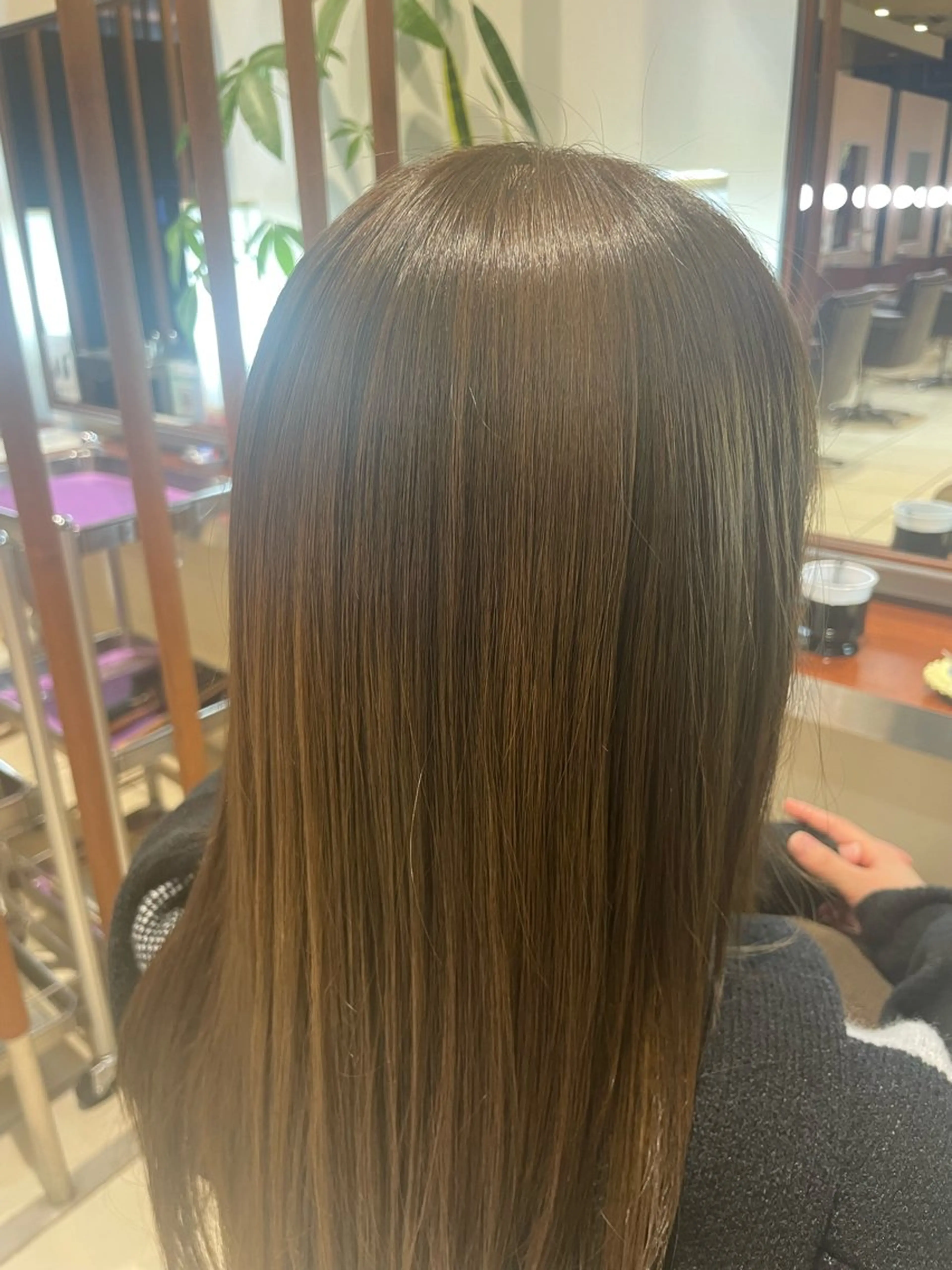 ロング ヘアカラー 手塚 佑樹のヘアスタイル