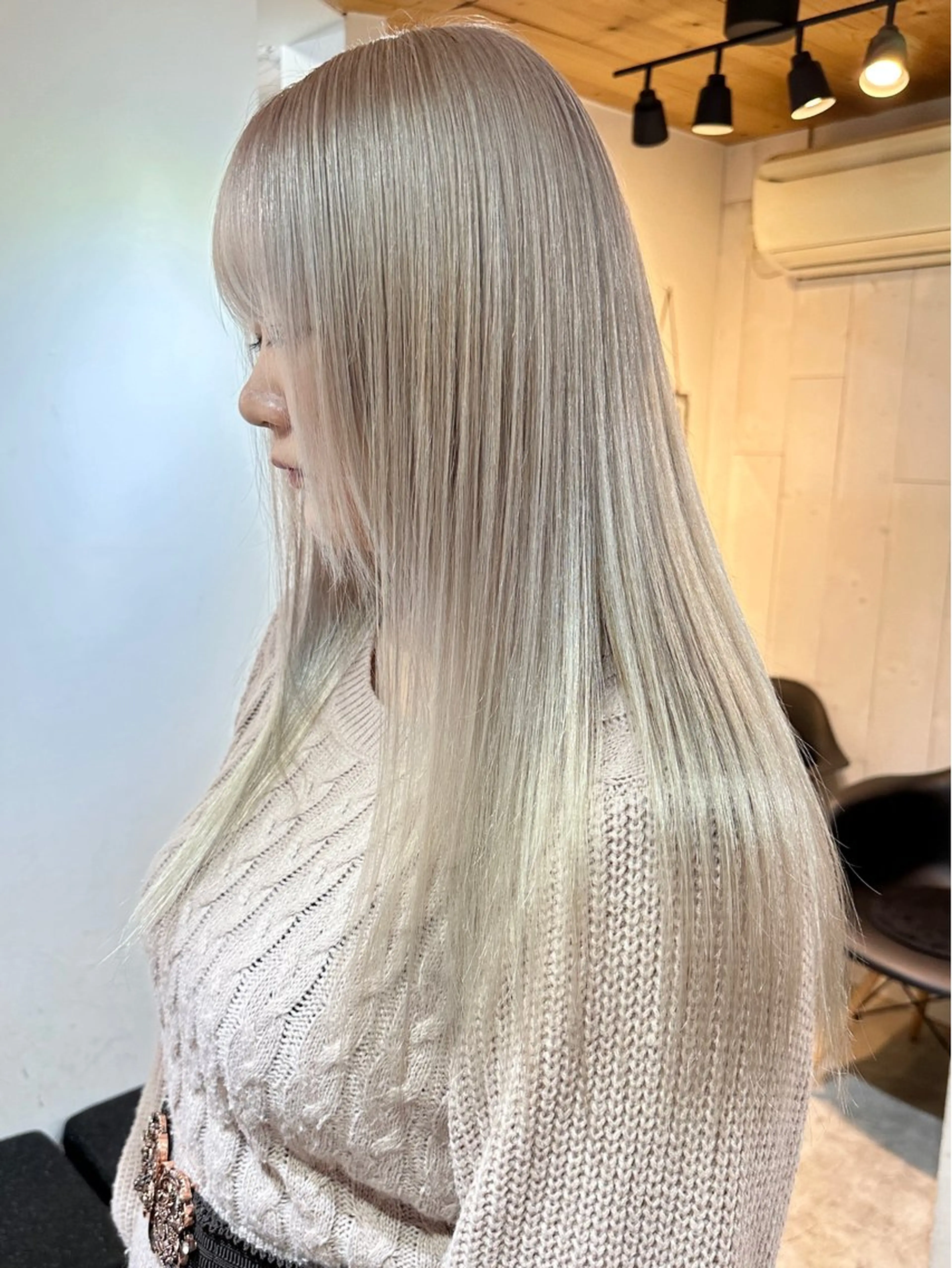 セミロング カラー カット ヘアカラー トリートメント ブリーチダブルカラー 【koide】のヘアスタイル