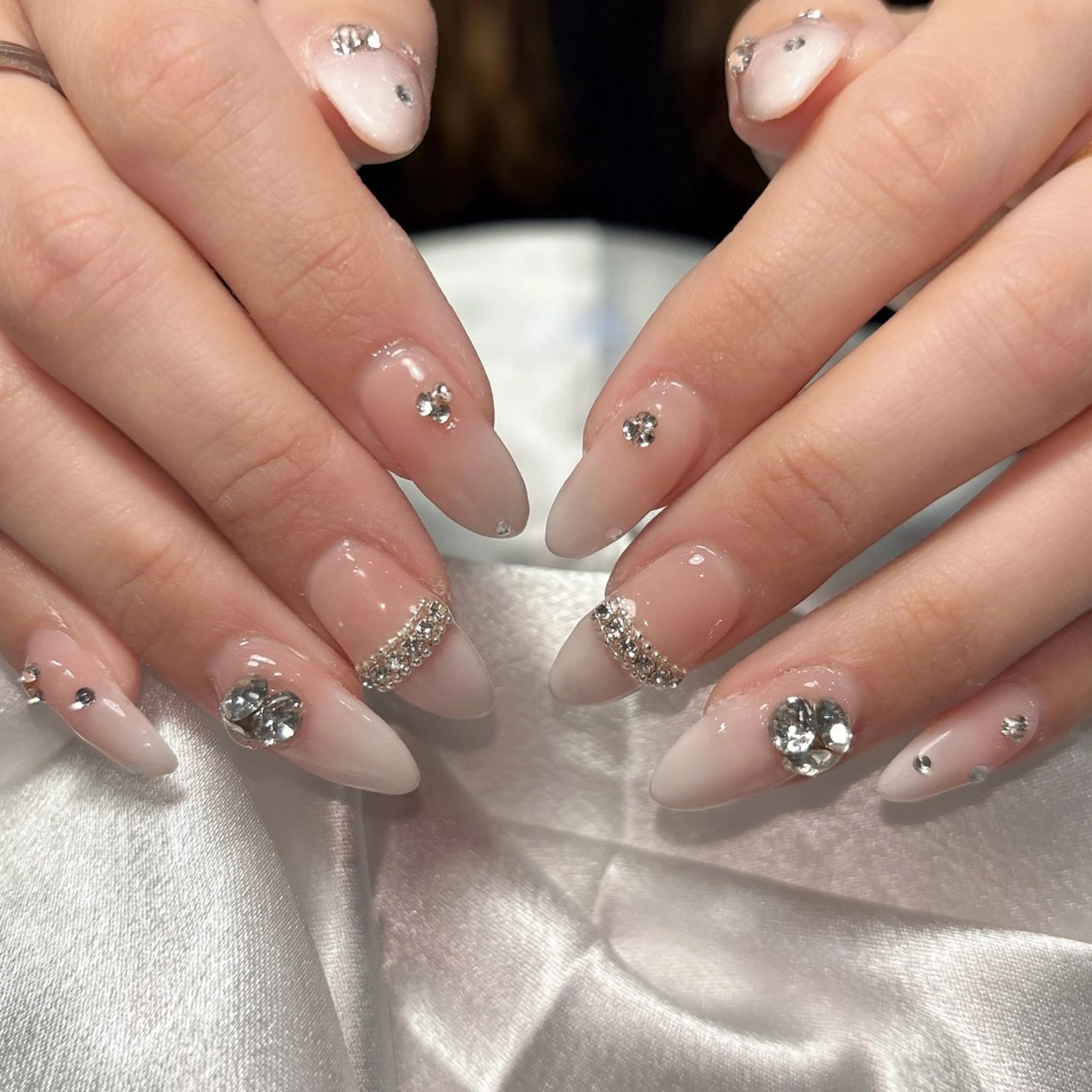 セミロング 韓国ガーリー🎀 岐南🤍ななみのネイルデザイン