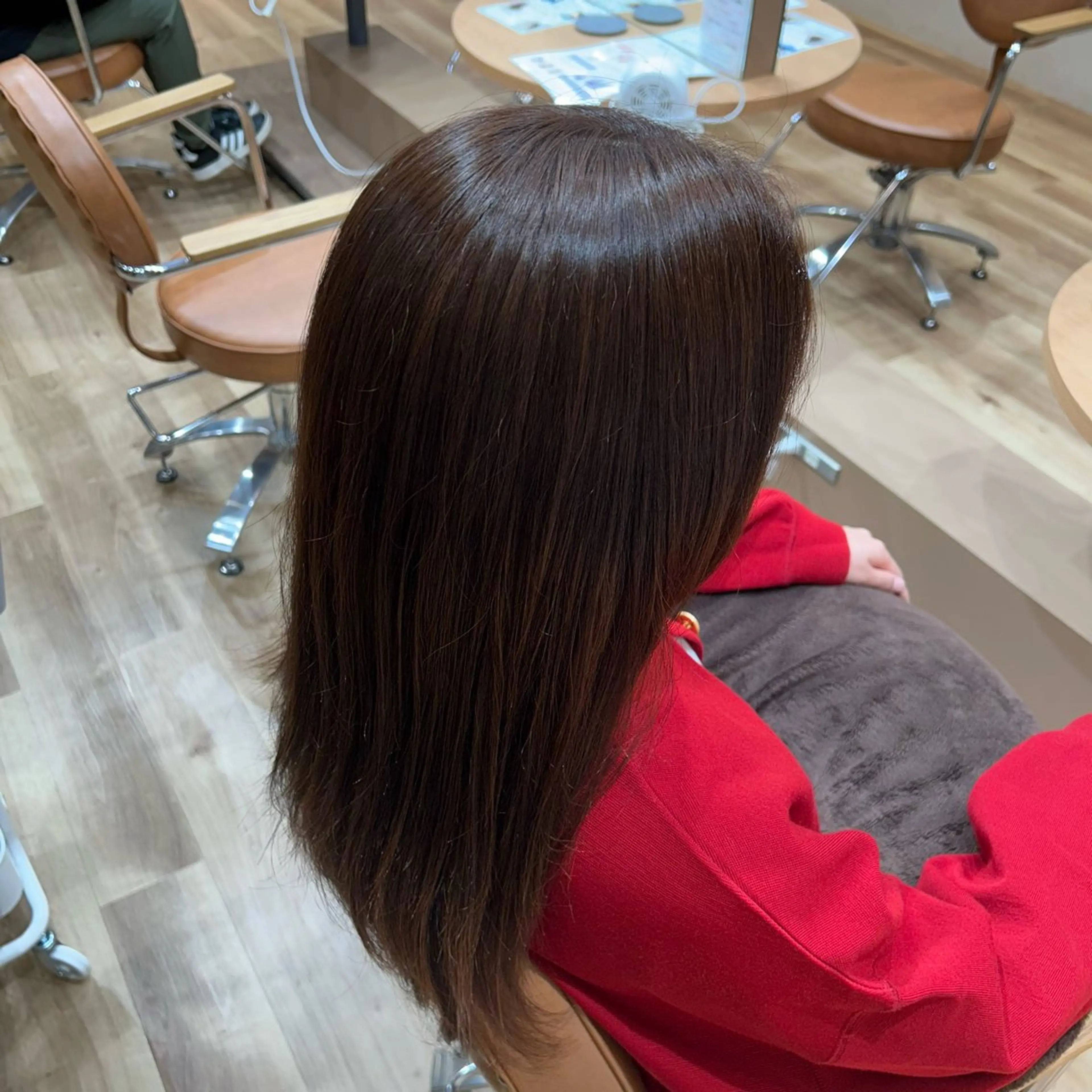 ロング カラー 小西 七菜子のヘアスタイル