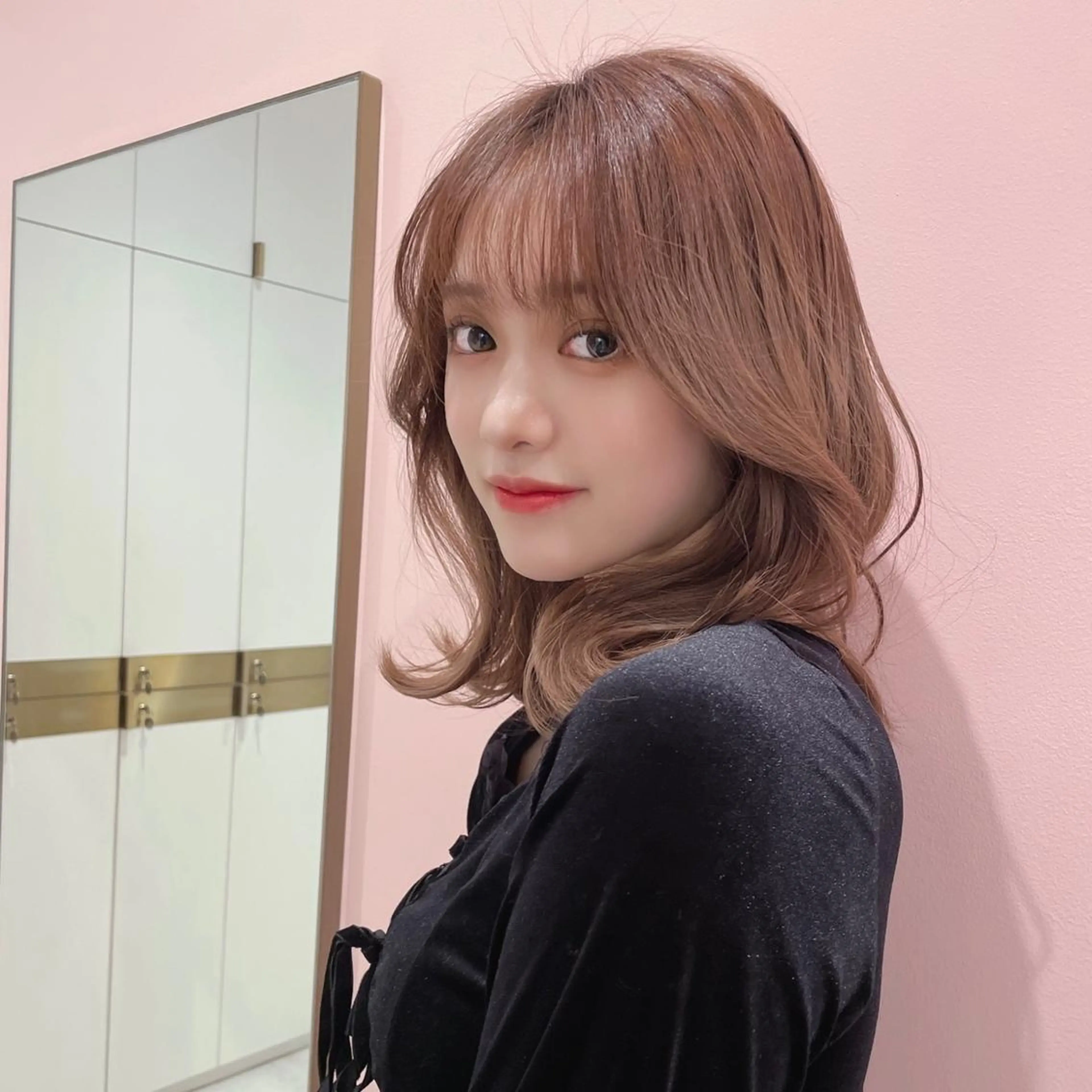 ミディアム 🤎小顔レイヤー /ベージュ🤎友香のヘアスタイル