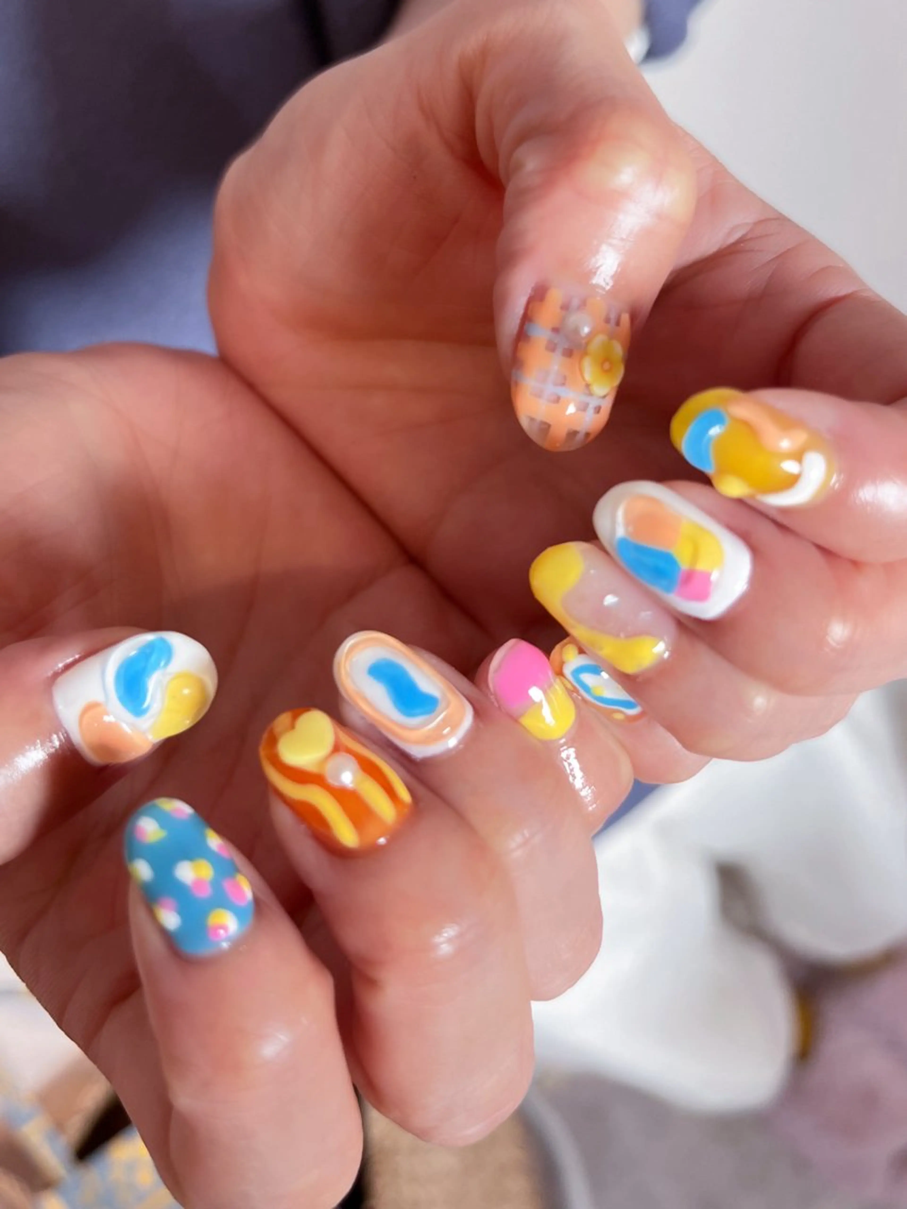 ネイル 黄色 ハンドネイル ハンドケア ナツインフィニティ ネイルズ(なつ)のネイルデザイン