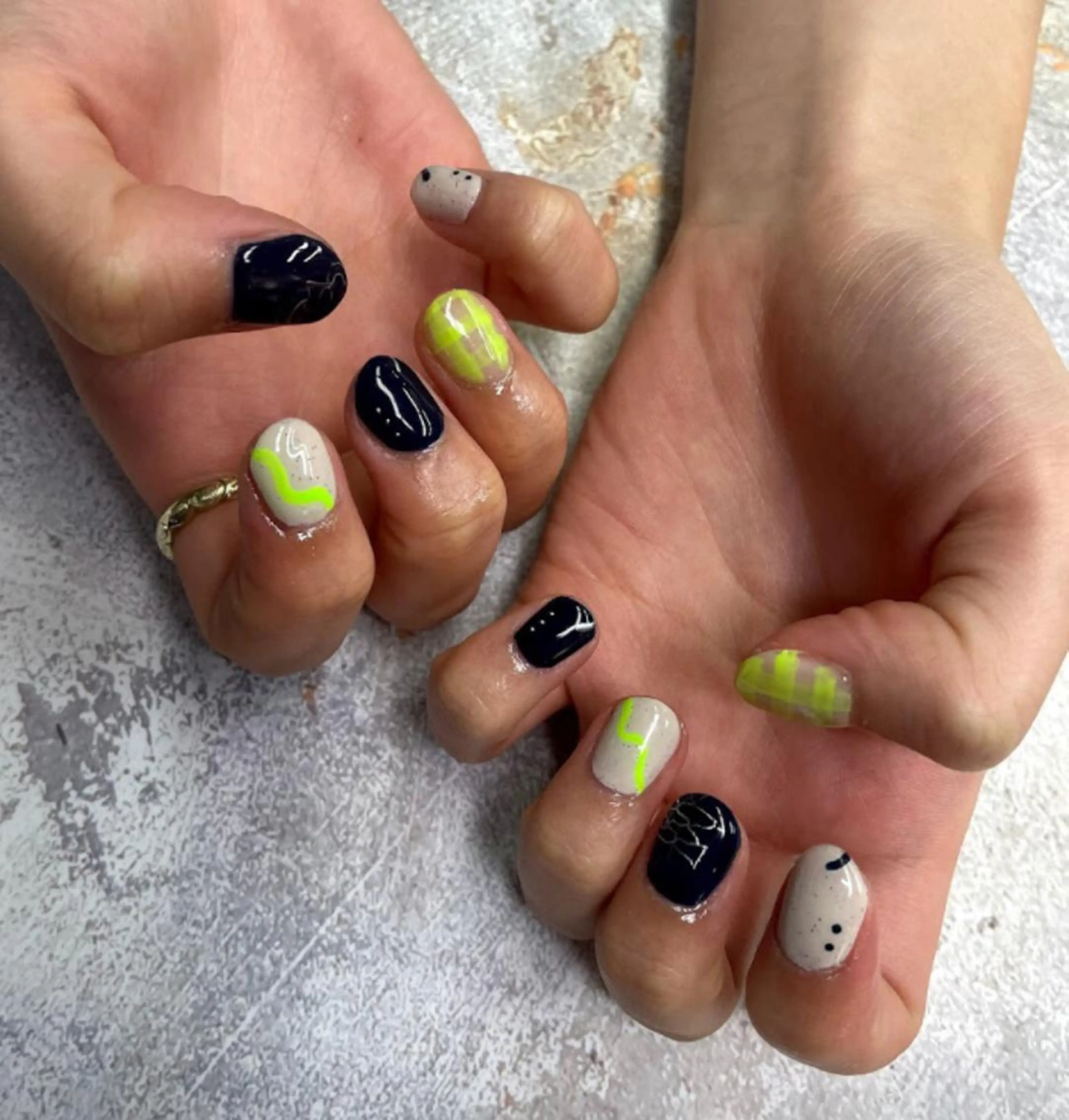 ネイル nailstudio eviz新宿店のネイルデザイン