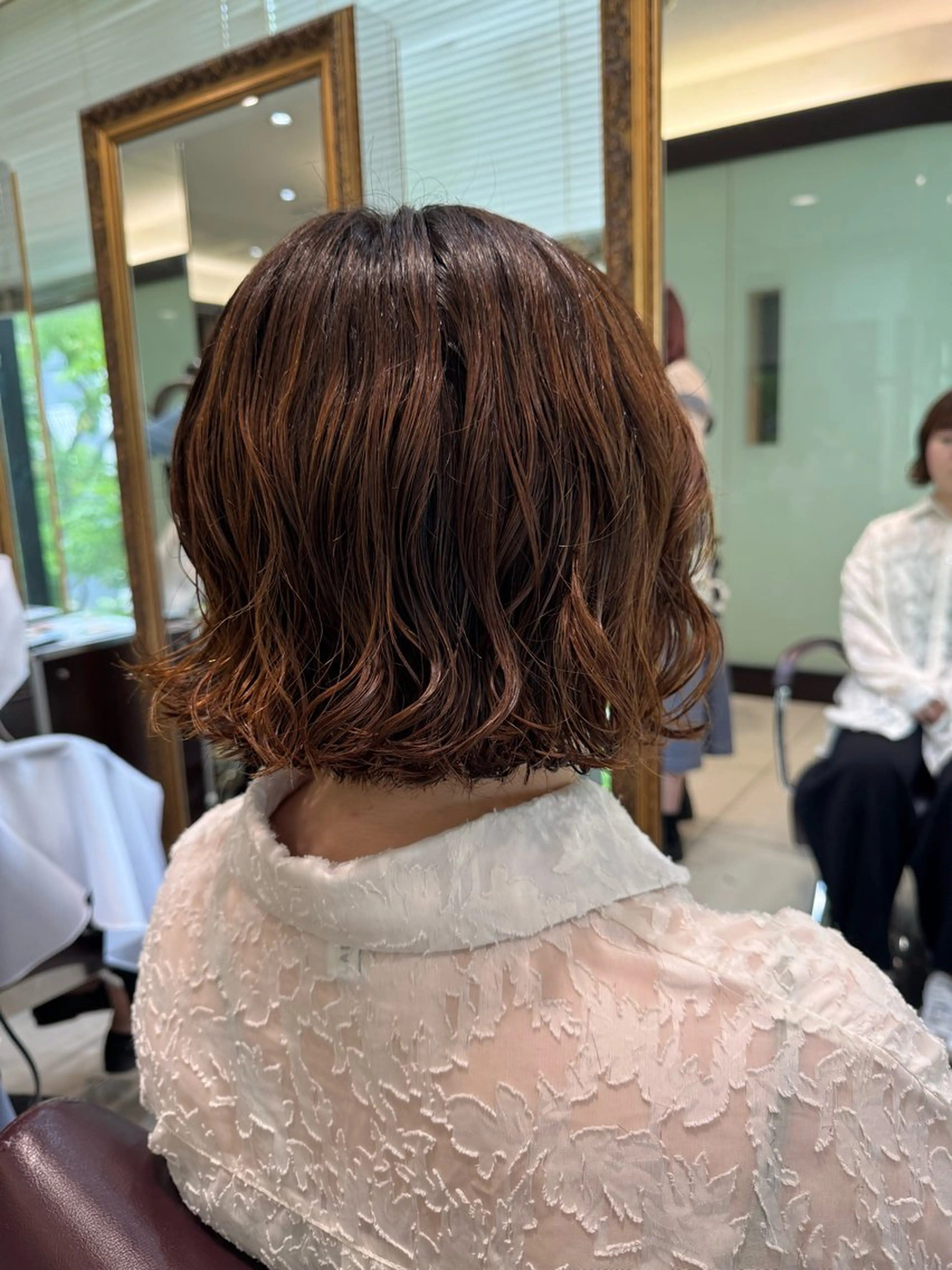 ショート カット パーマ 大人可愛い♡コテ巻き パーマ🌼杉田 萌恵のヘアスタイル