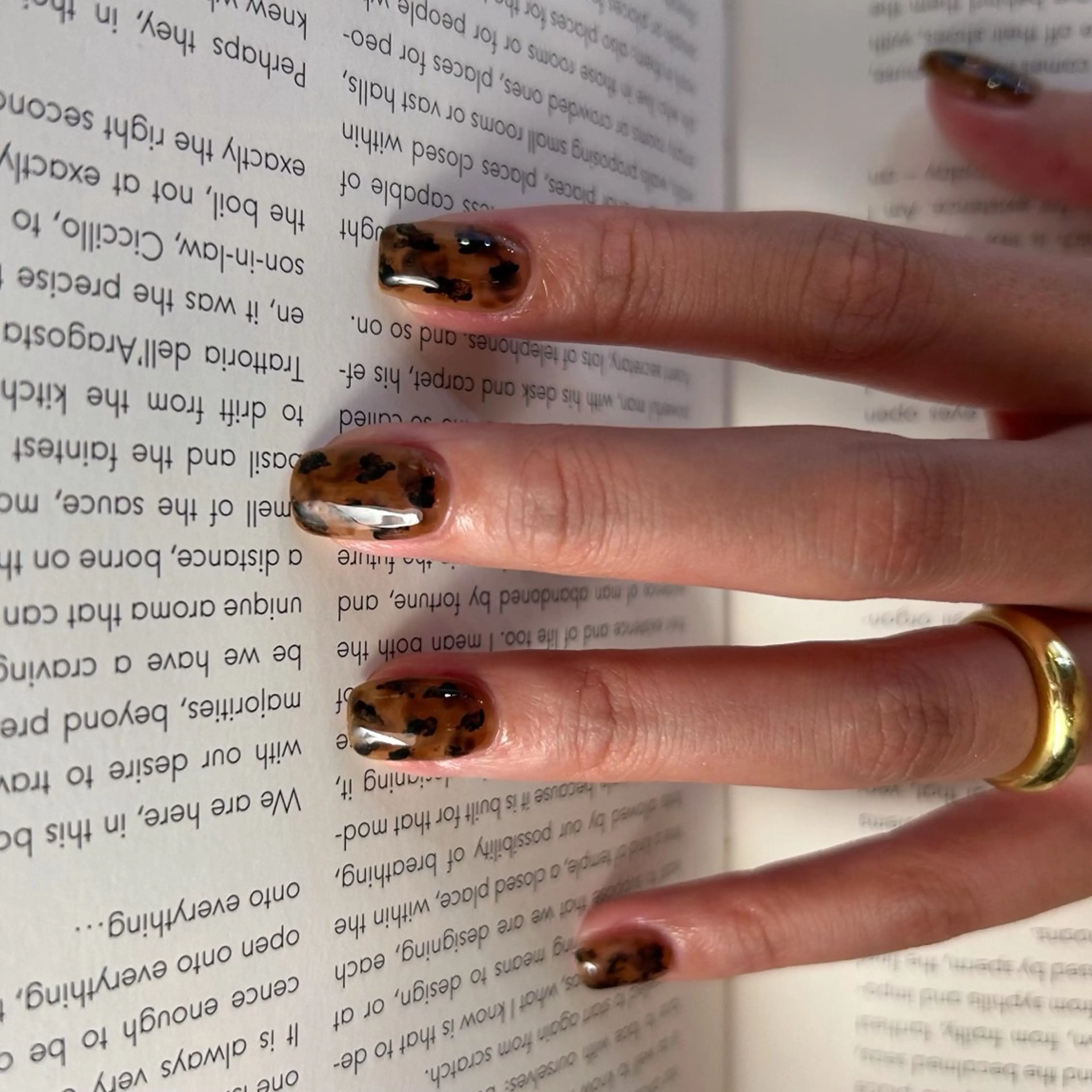 ネイル Yumi シンプルネイルのネイルデザイン