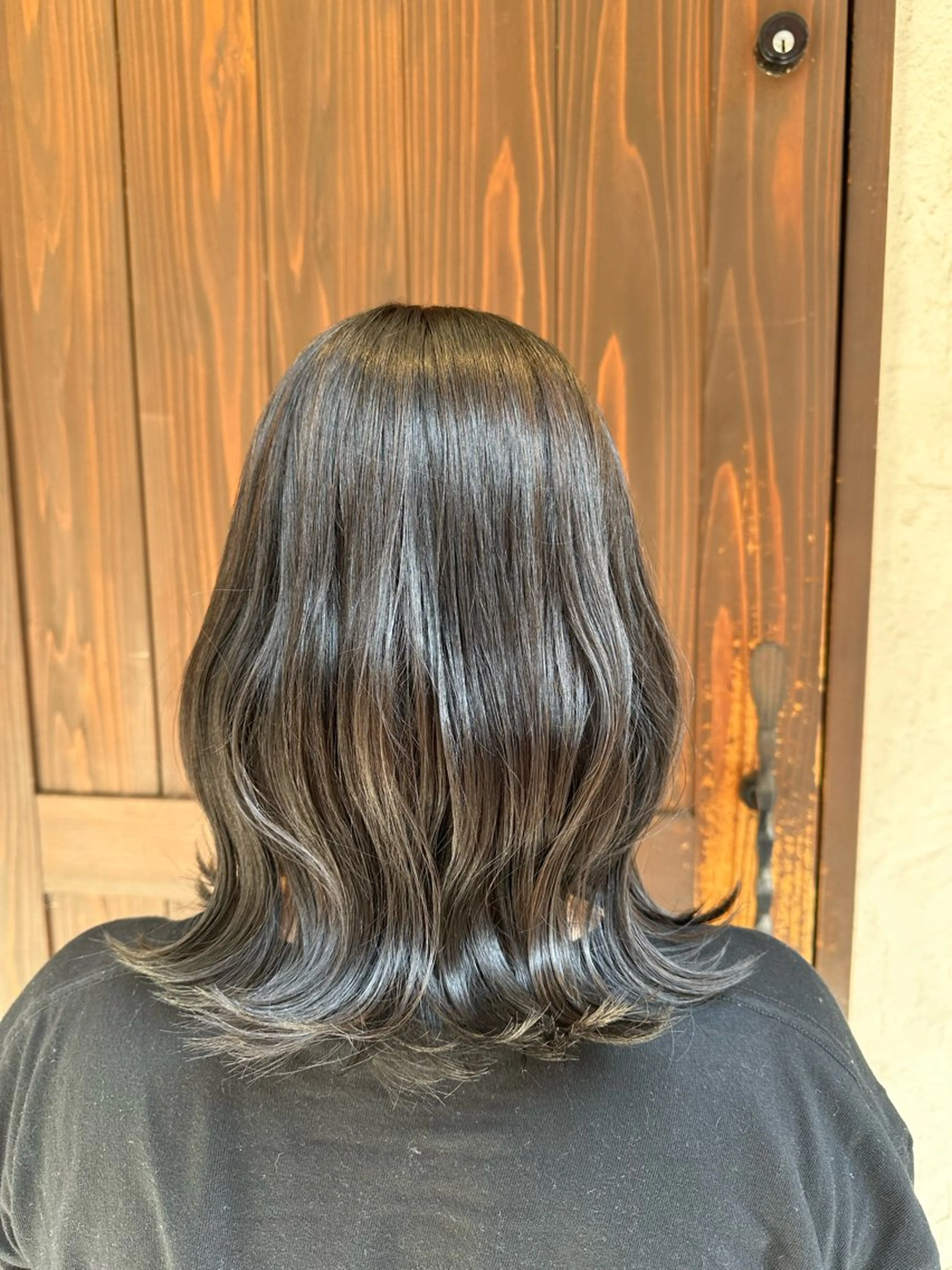 ミディアム カラー 若林 美帆のヘアスタイル