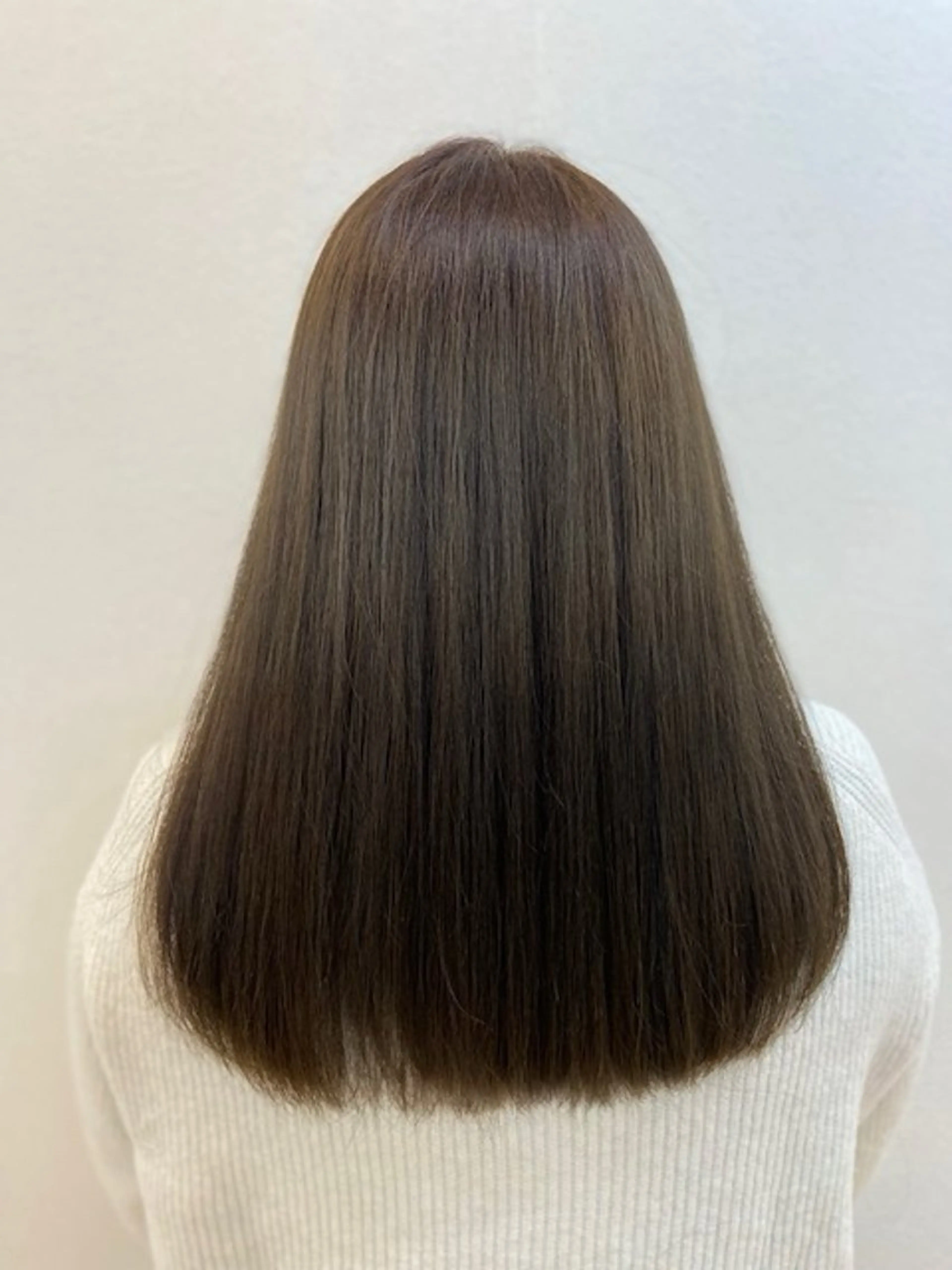 ミディアム 岡田 守明のヘアスタイル