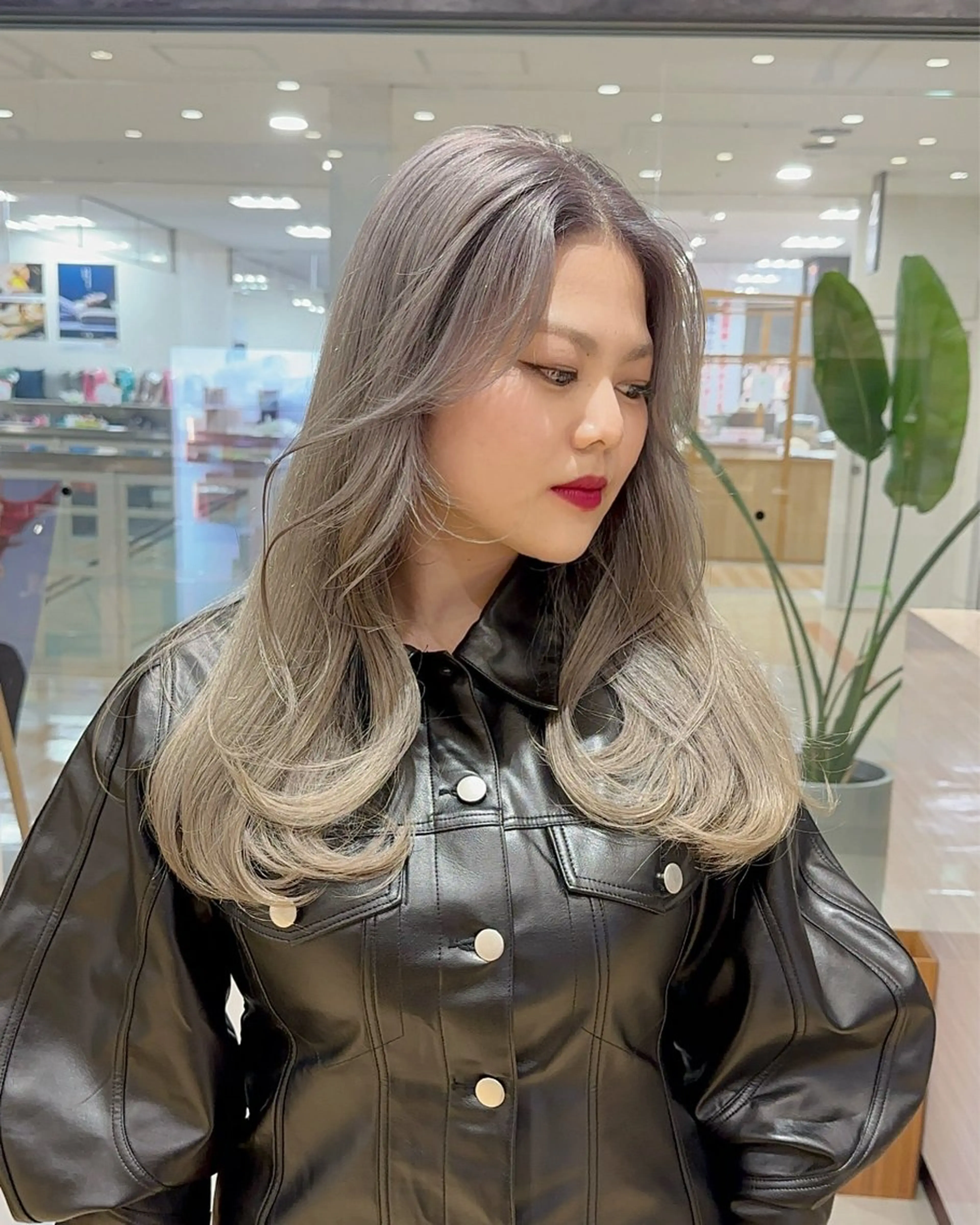 ロング NAKAHARA TSUKUSHIのヘアスタイル