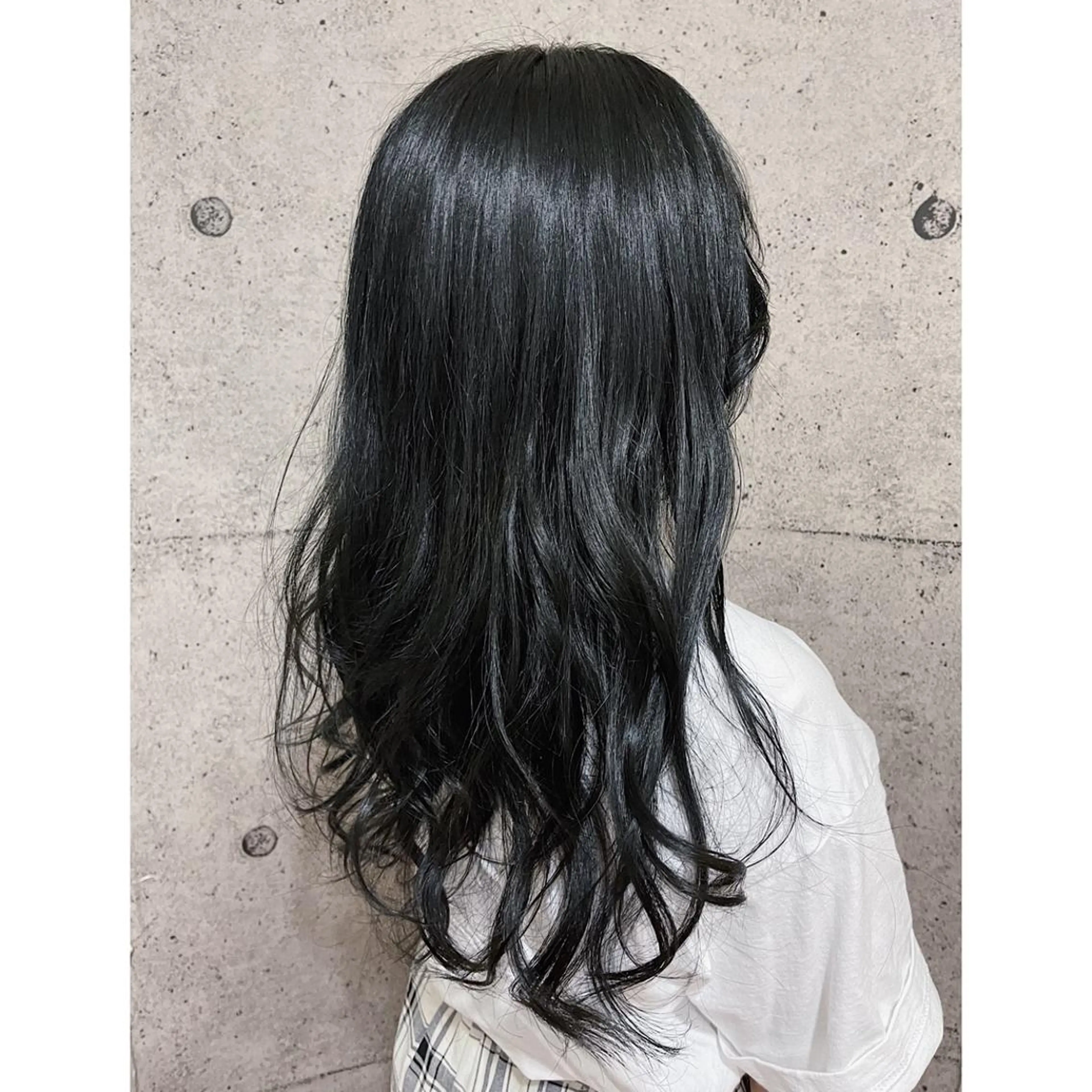 ロング カラー 黒髪 ブルーカラー ブルーブラック 🦋エクステ/透明感 カラー🦋宮川莉央のヘアスタイル