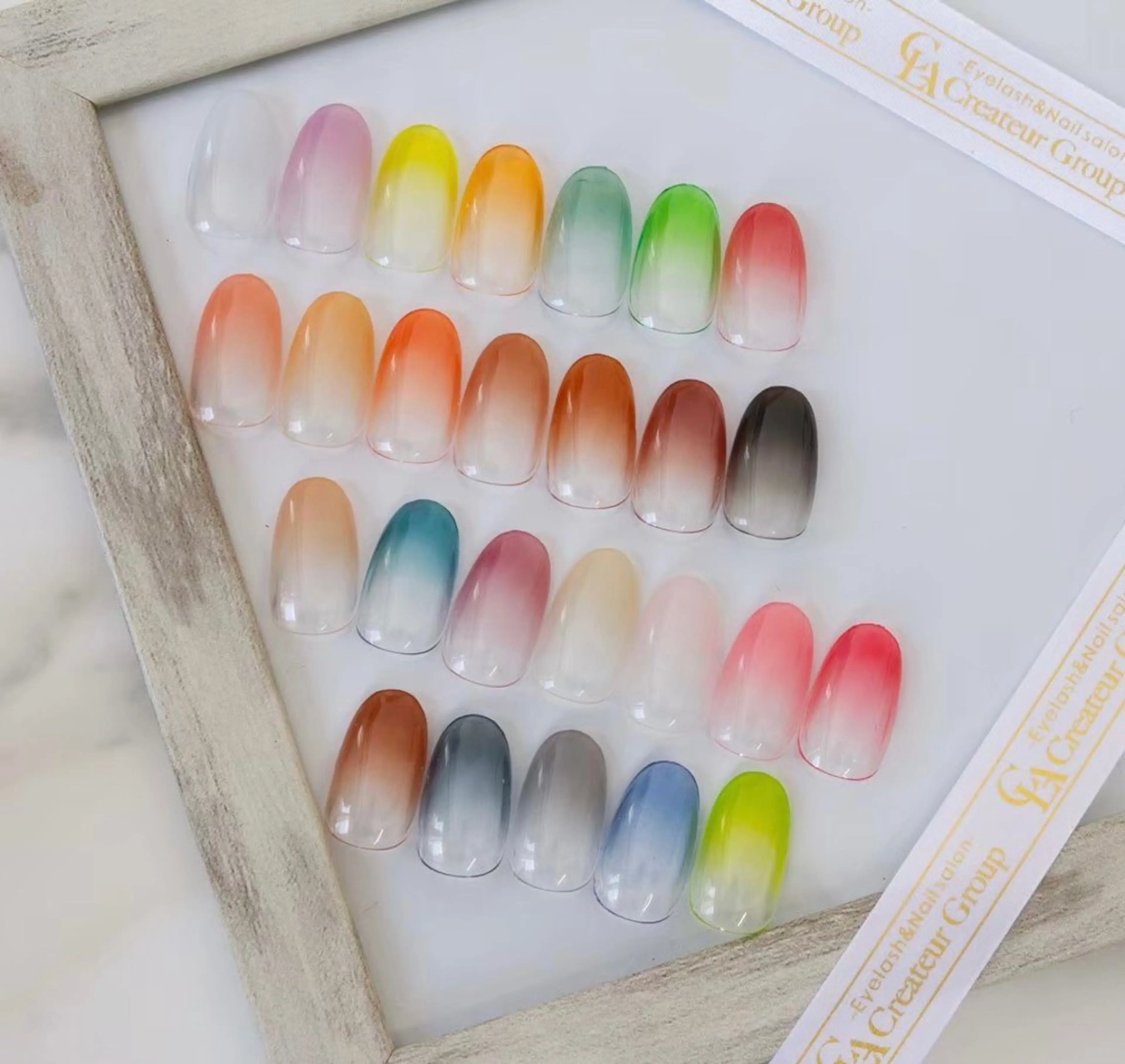 ネイル クレアラルーチェ studentサロンのネイルデザイン