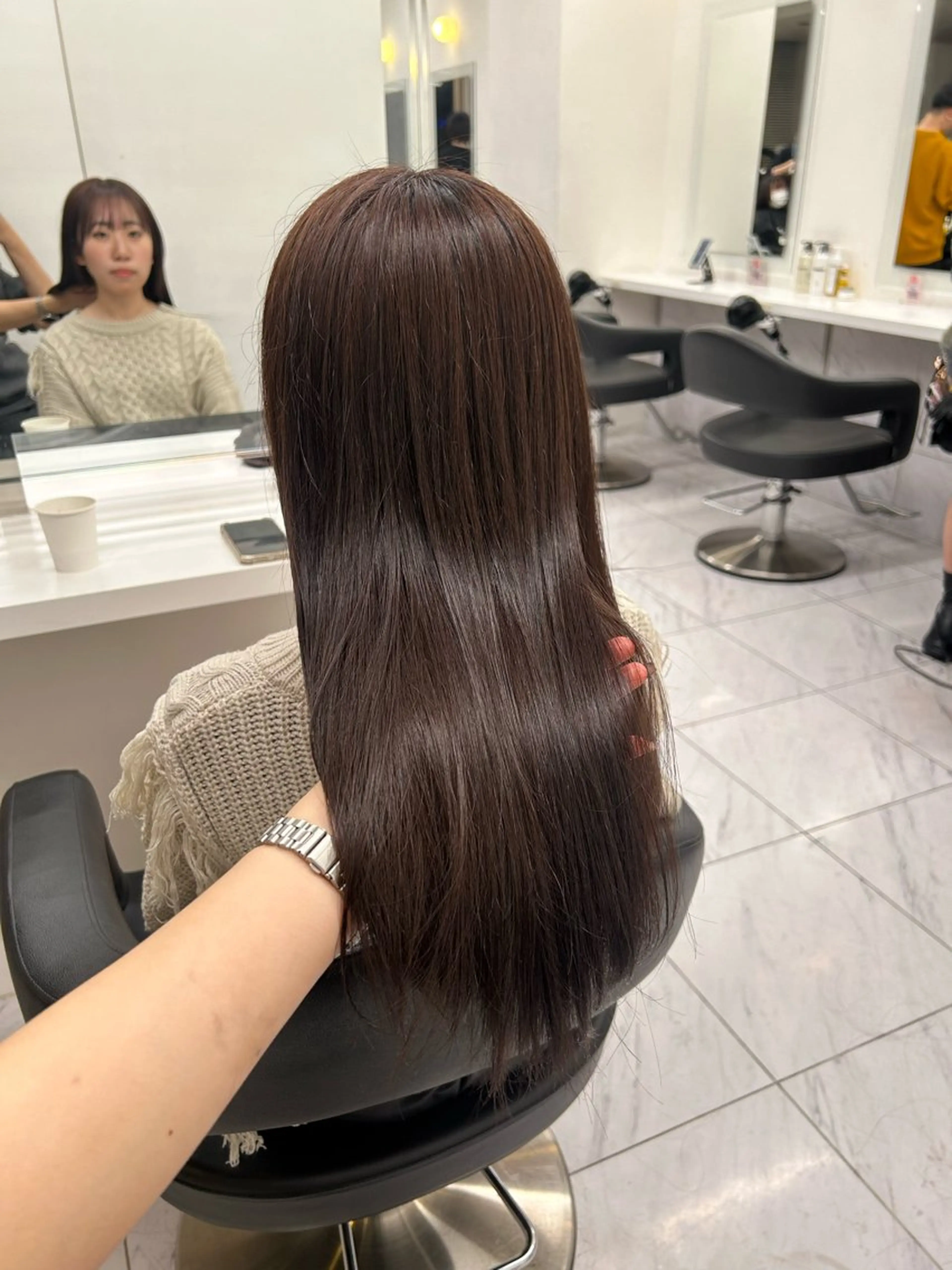 カラー ヘアカラー 透明感ベージュ🤎 ナチュラルレイヤーのヘアスタイル