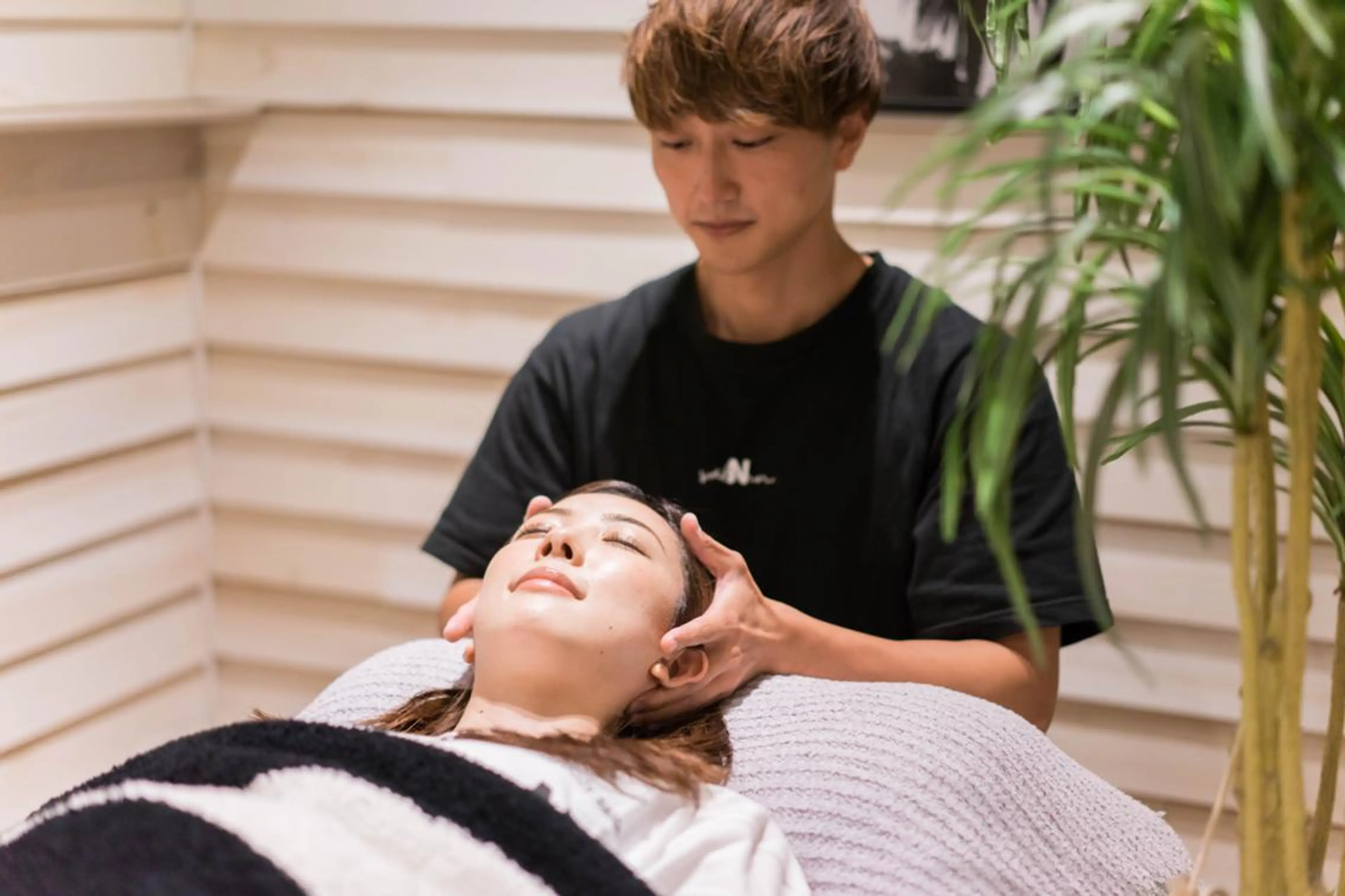 【即効性間違えなし⭐️小顔効果ダントツNo. 1✨】小顔矯正+小顔&美肌EMS (75分) 18000円→7,500円の写真