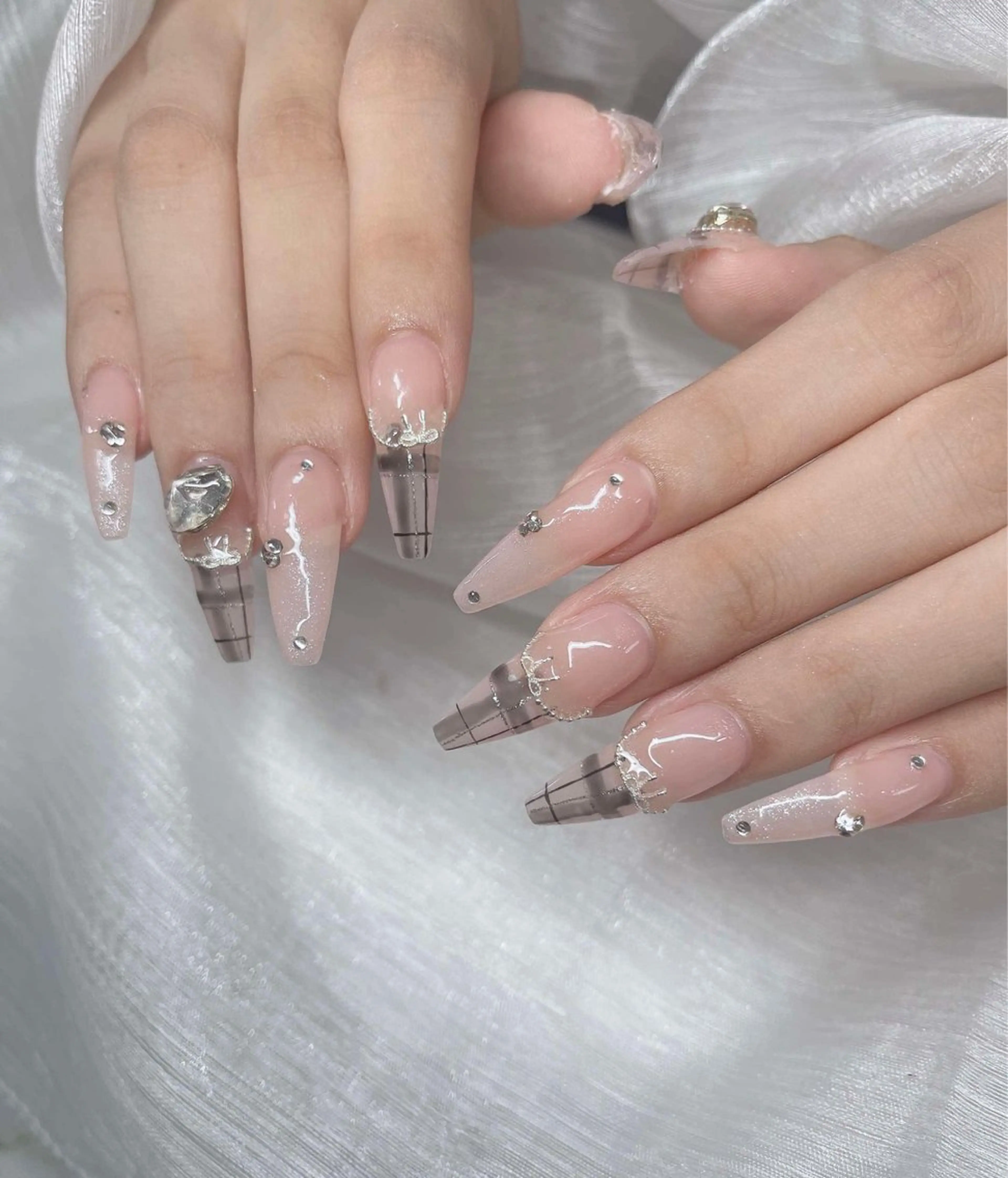 ネイル ハンドネイル Lee Nailsのネイルデザイン