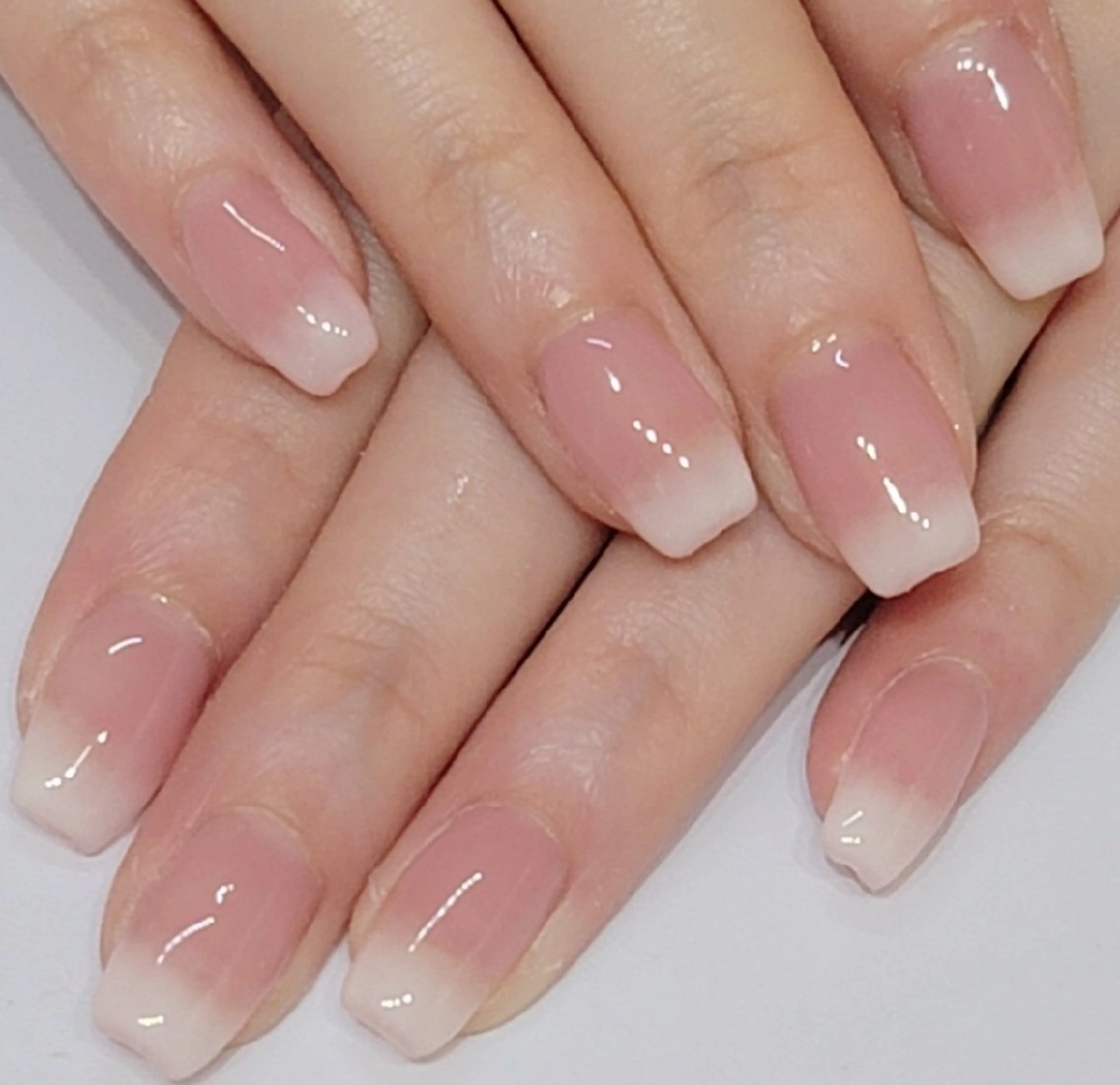 ネイル ピンク ピンクベージュ ホワイト ハンドネイル よしだ ひろきのネイルデザイン