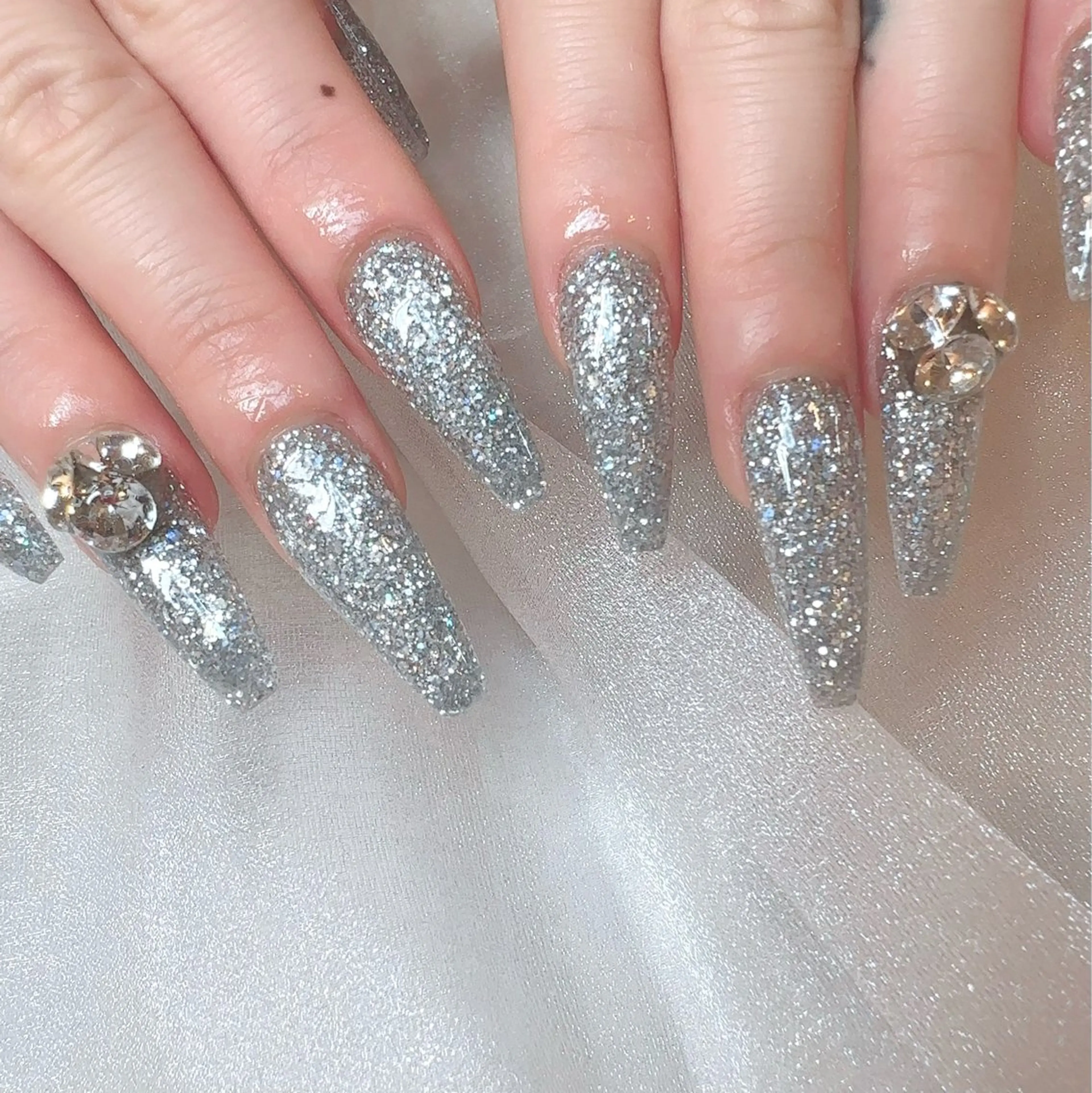 ネイル ストーンネイル ハンドネイル LOVE NAIL 店長　MIKAのネイルデザイン