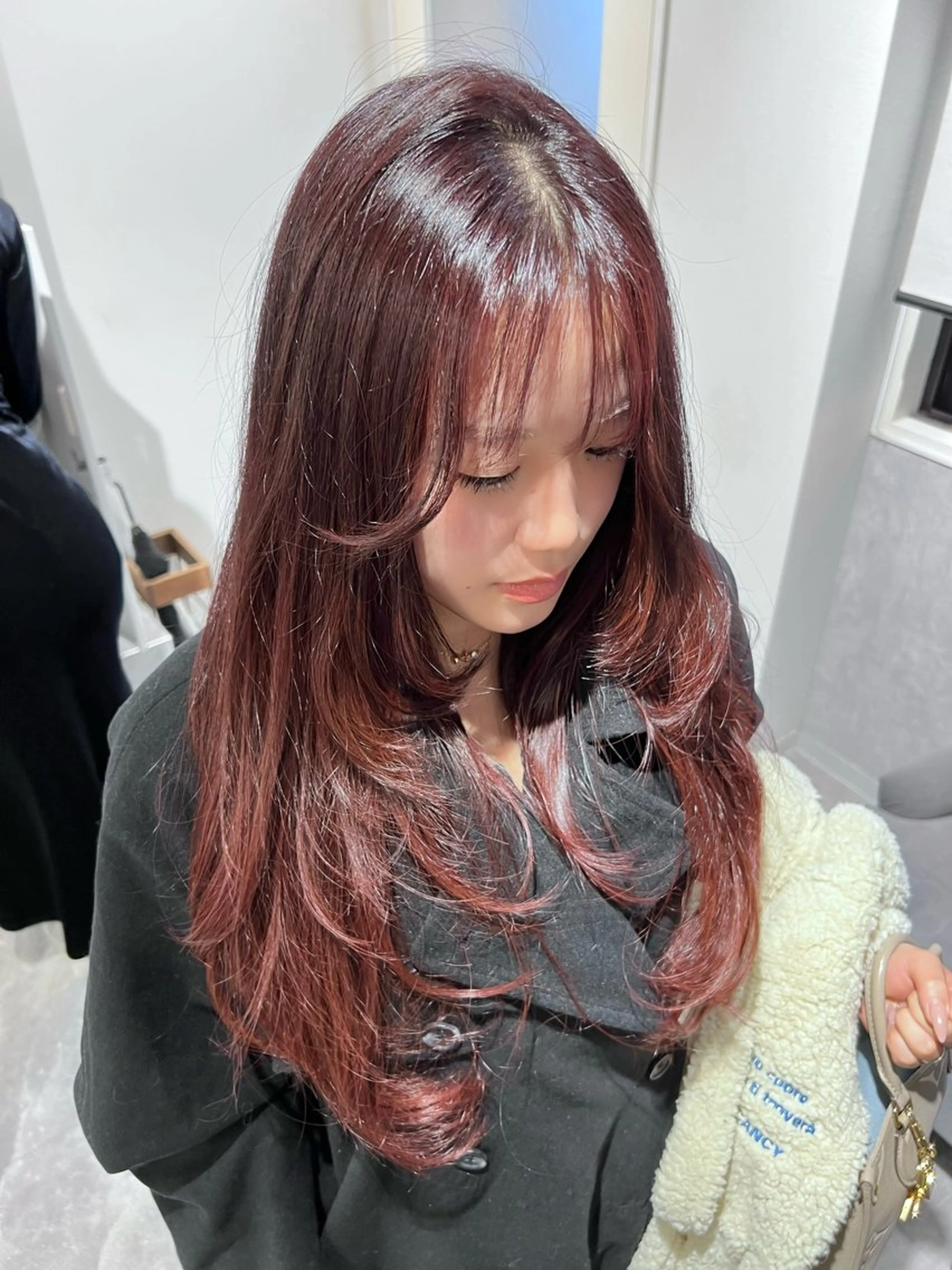 ロング カラー 黒髪 ブリーチ 透明感カラー 顔周りカット レイヤーカット 透明感/レイヤー 🇰🇷tomonaのヘアスタイル