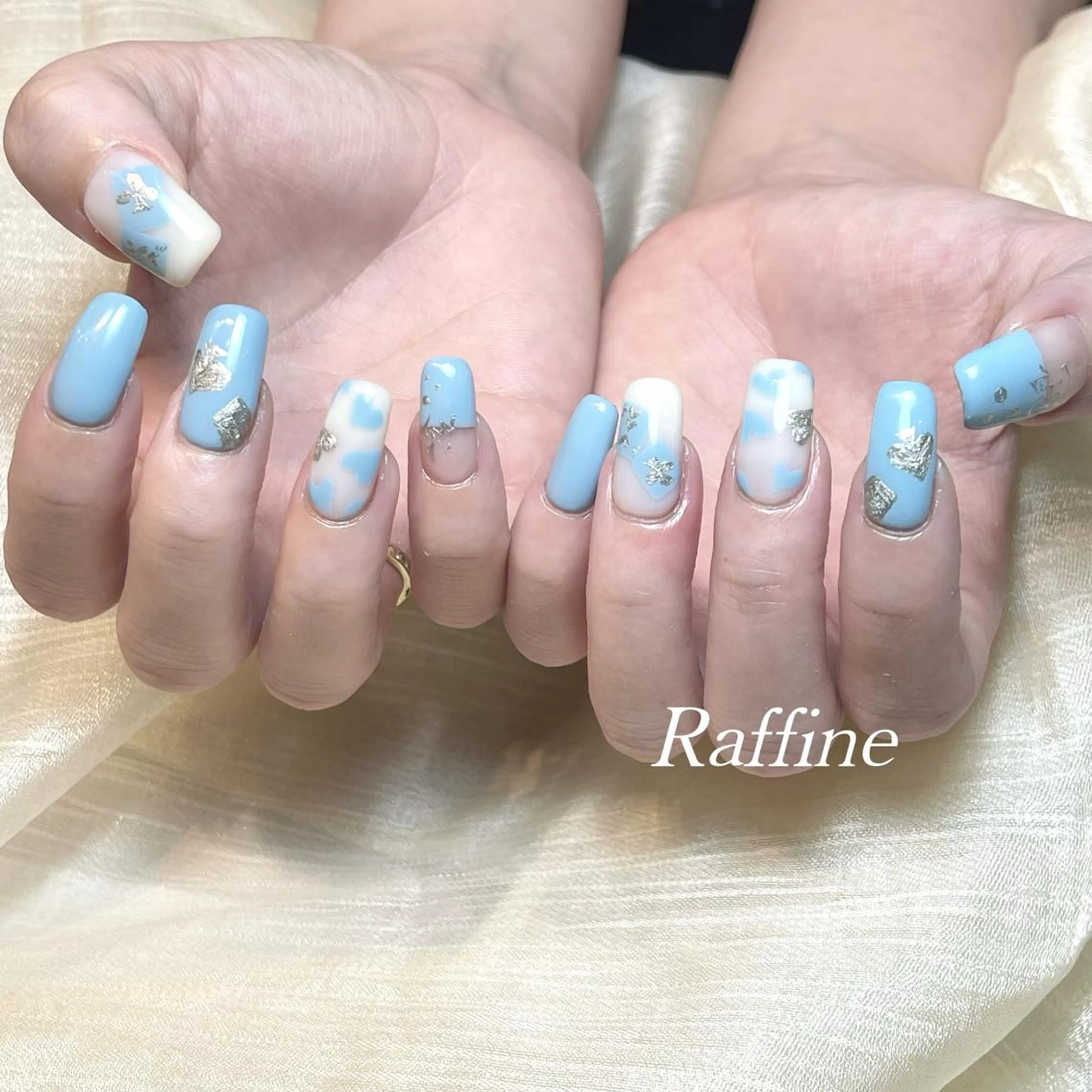 ネイル RAFFINE haru🦋🩵のネイルデザイン