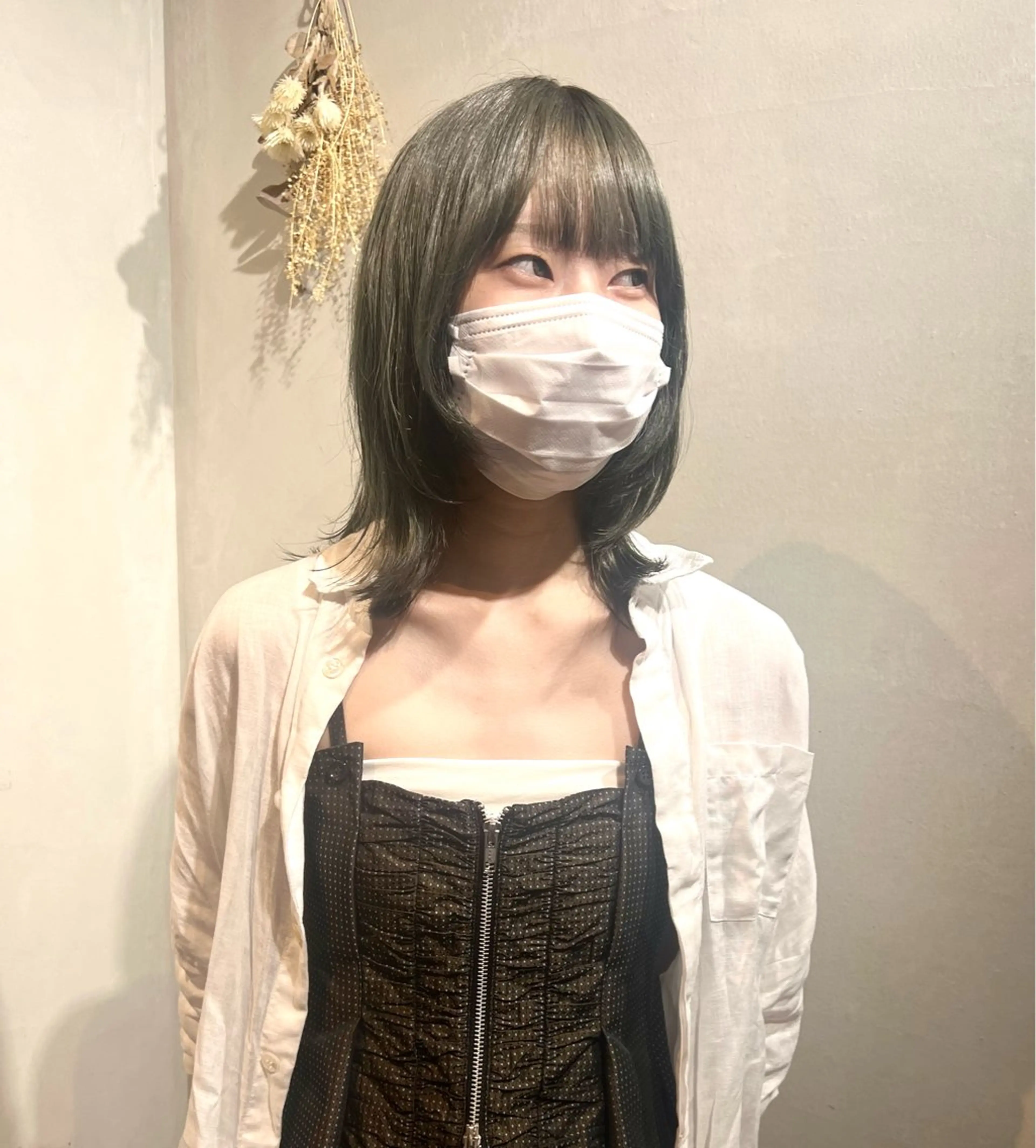 ミディアム カラー ブリーチ オリーブカラー ヘアカラー Aya/四条烏丸/ インナーカラーのヘアスタイル