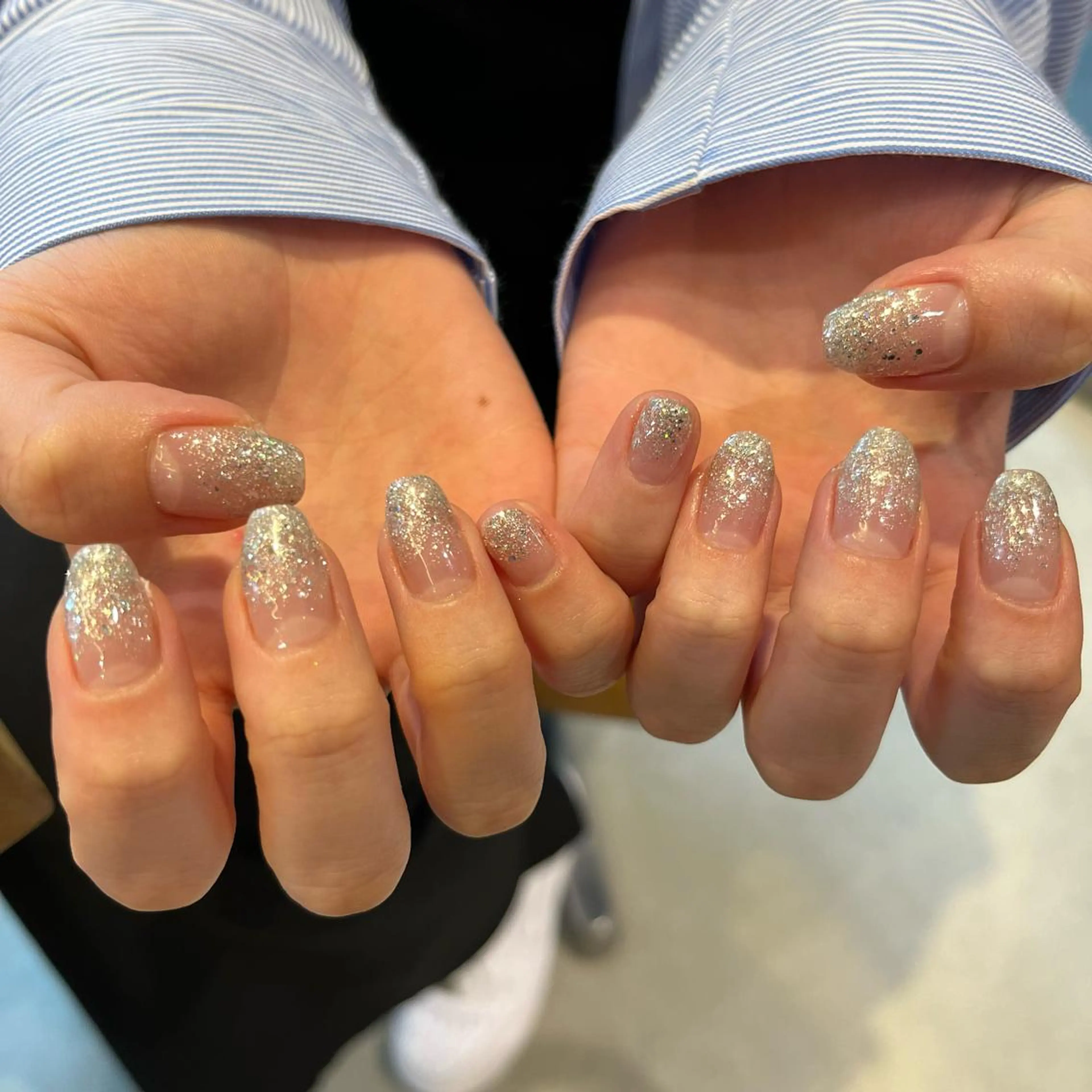 ネイル ラメ(グリッター) シルバー 関谷 真登佳のネイルデザイン