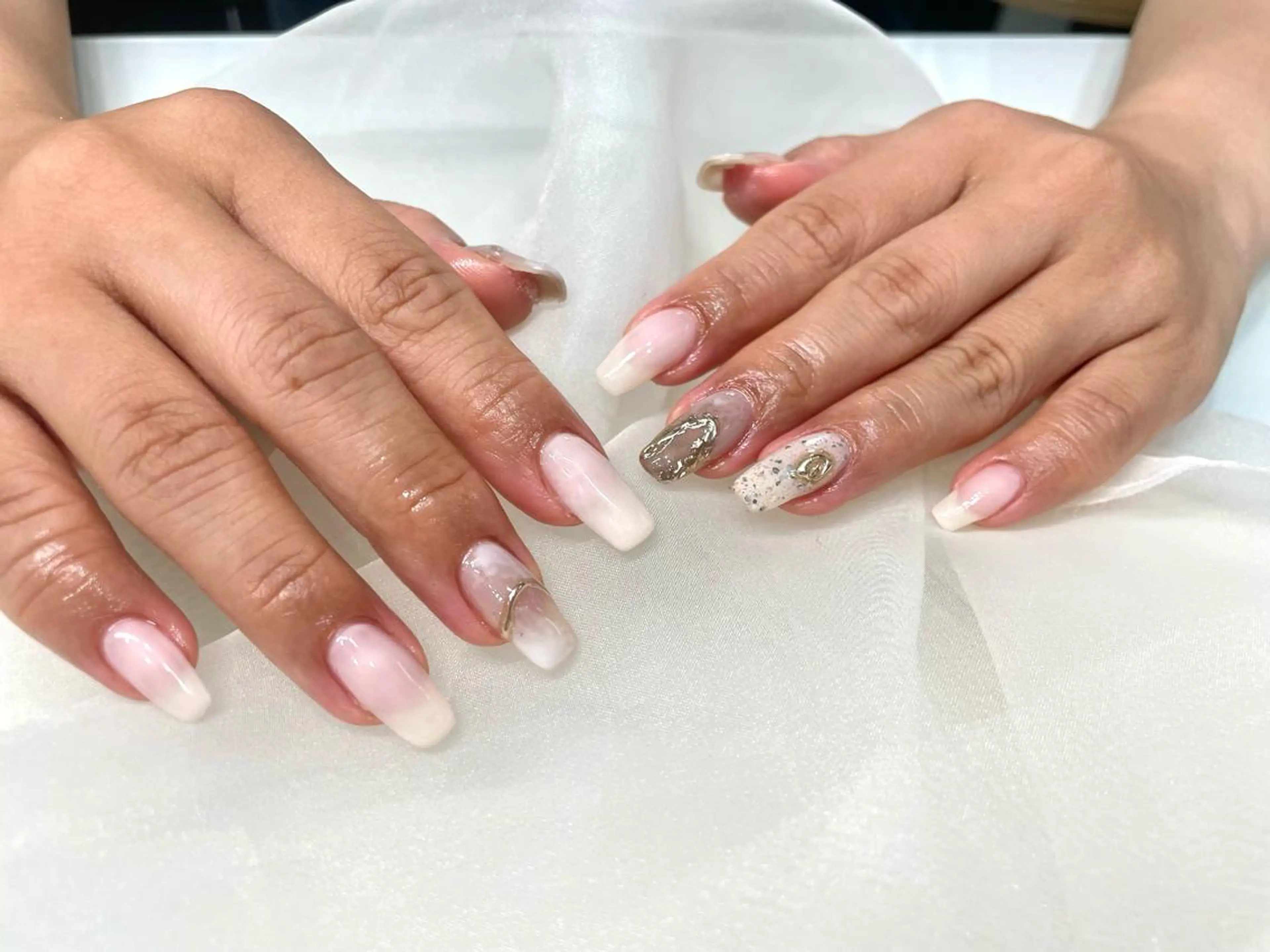 ネイル アートネイル ニュアンスネイル salon te.のネイルデザイン