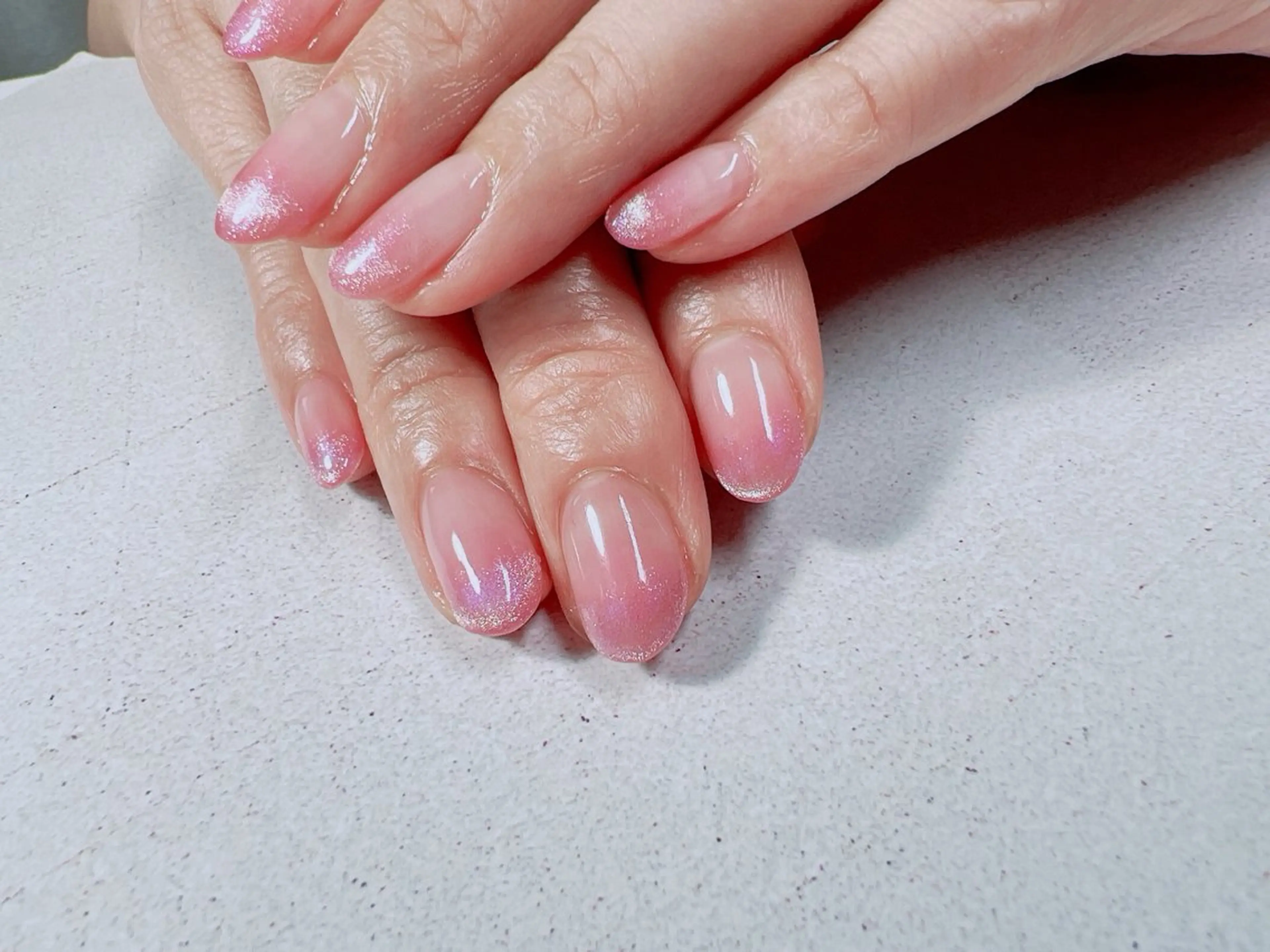 【ラメ•マグネットもok✨】指先が綺麗に見えるグラデーションの写真